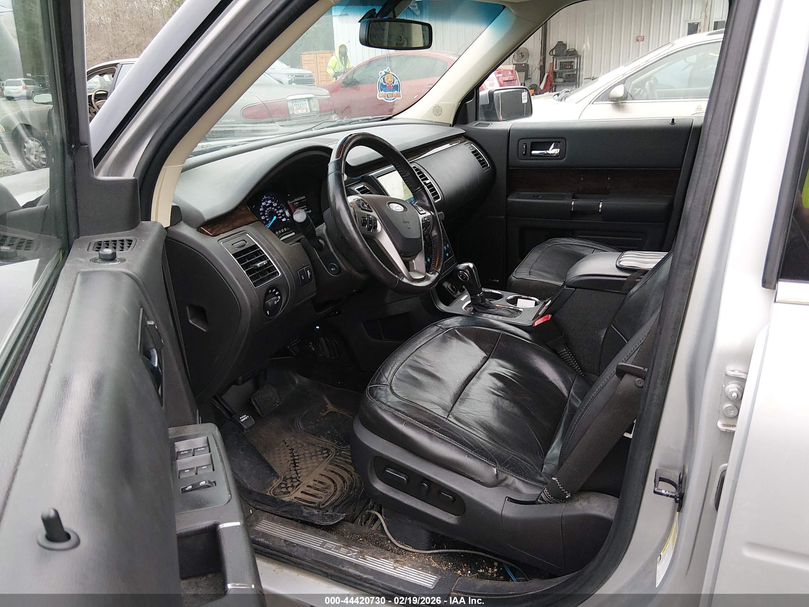 FORD FLEX image 5