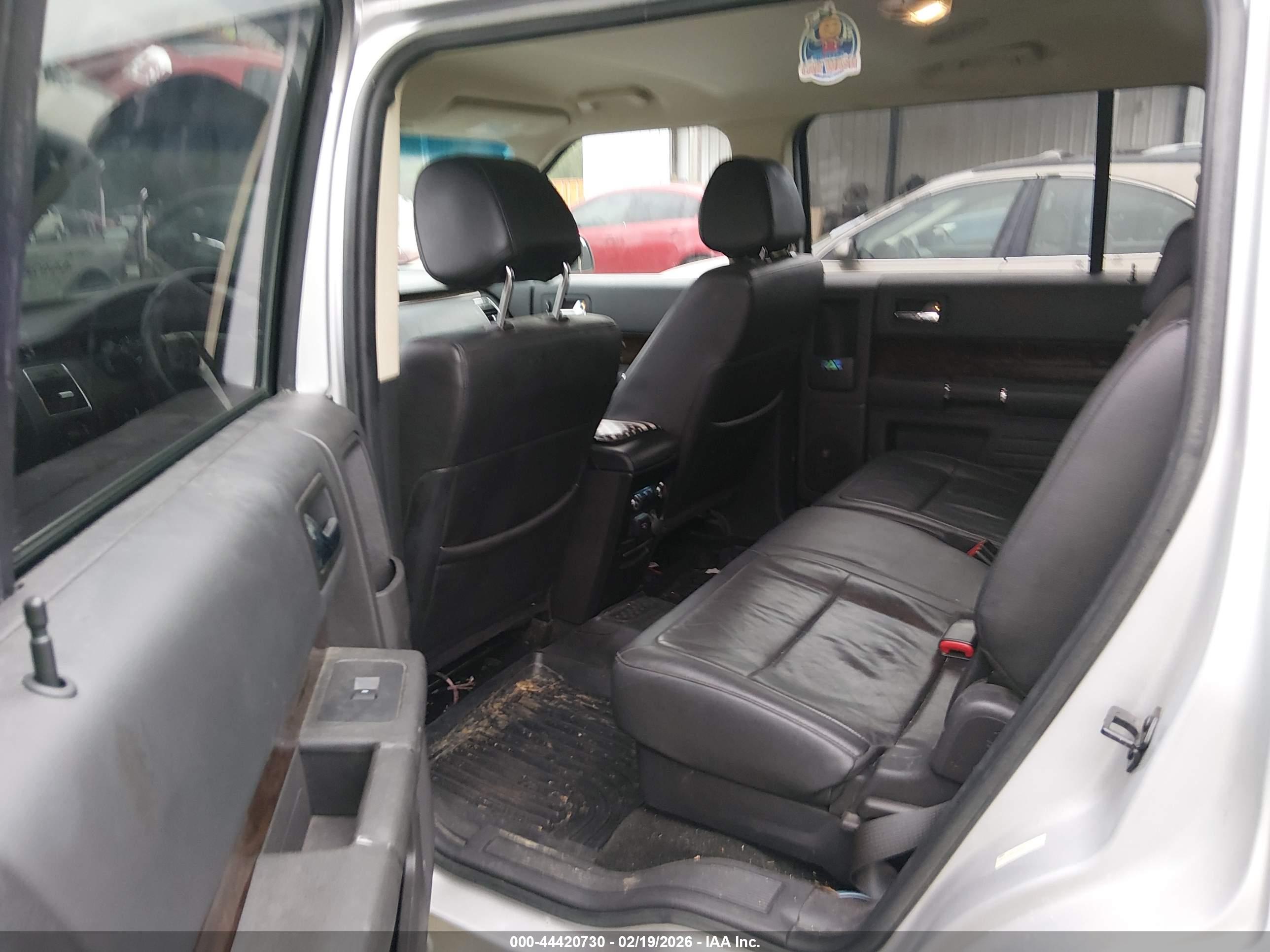 FORD FLEX image 8
