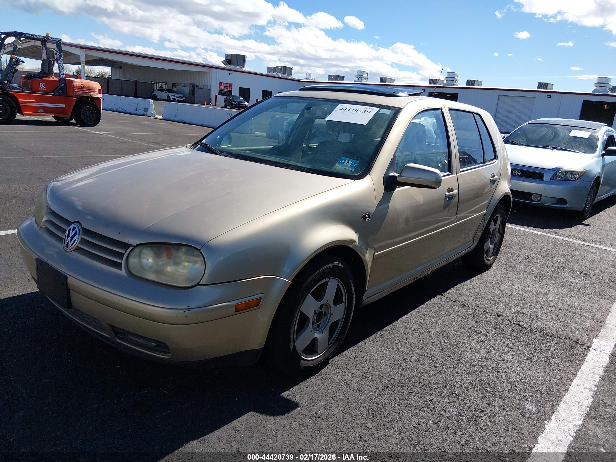 VOLKSWAGEN GOLF image 2