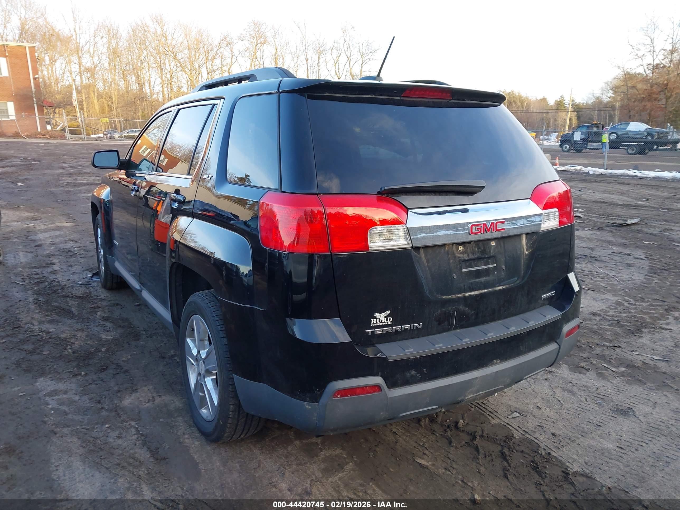 GMC TERRAIN image 3