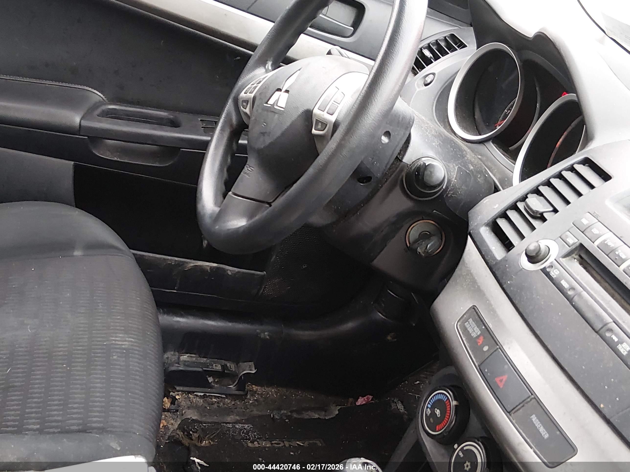 MITSUBISHI LANCER image 11