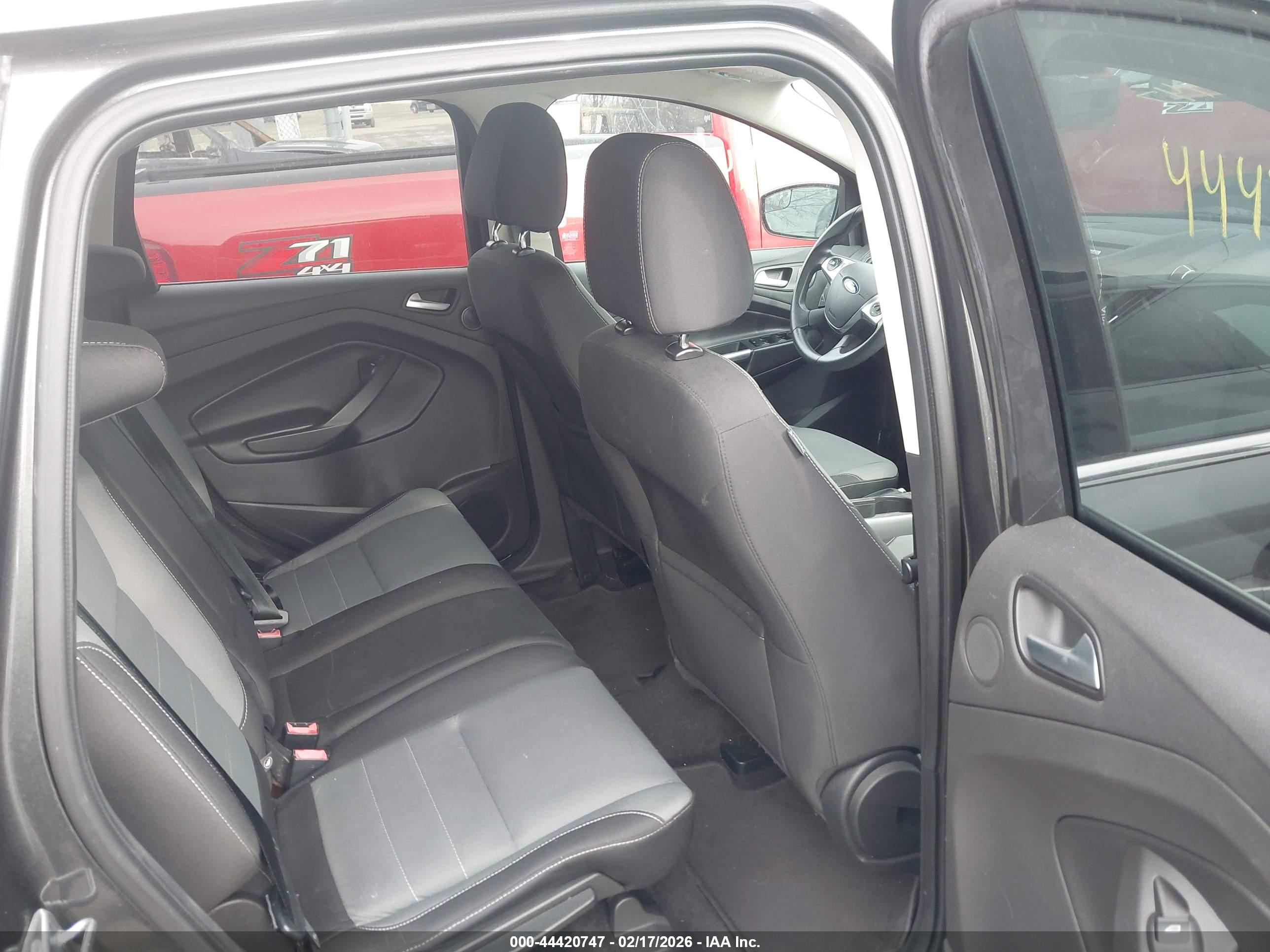 FORD ESCAPE image 8