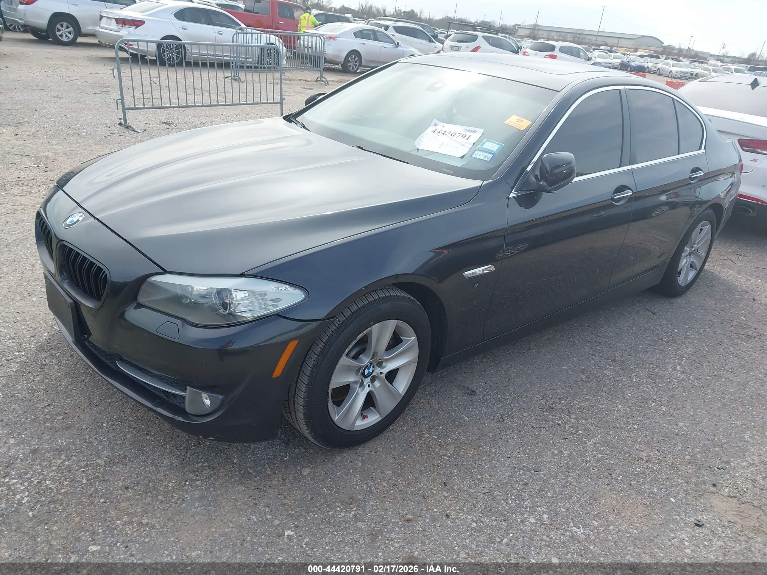 BMW 528I image 2