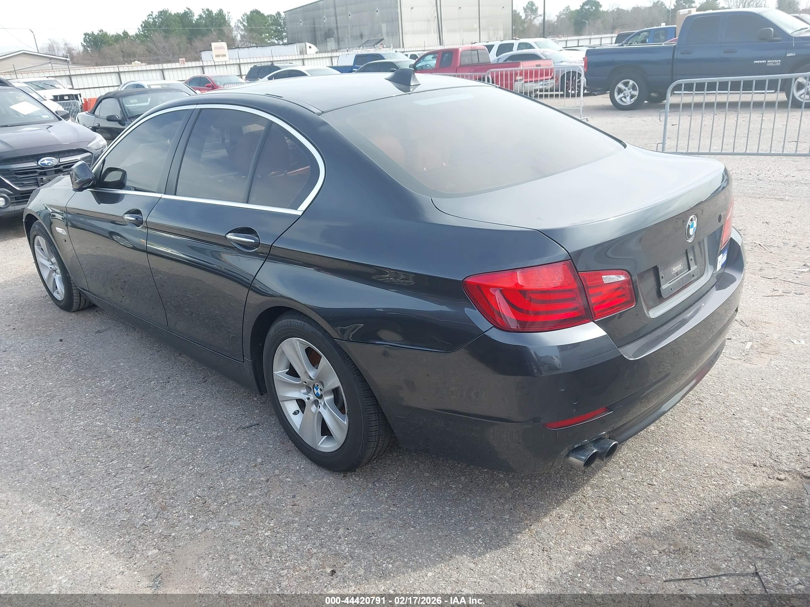 BMW 528I image 3