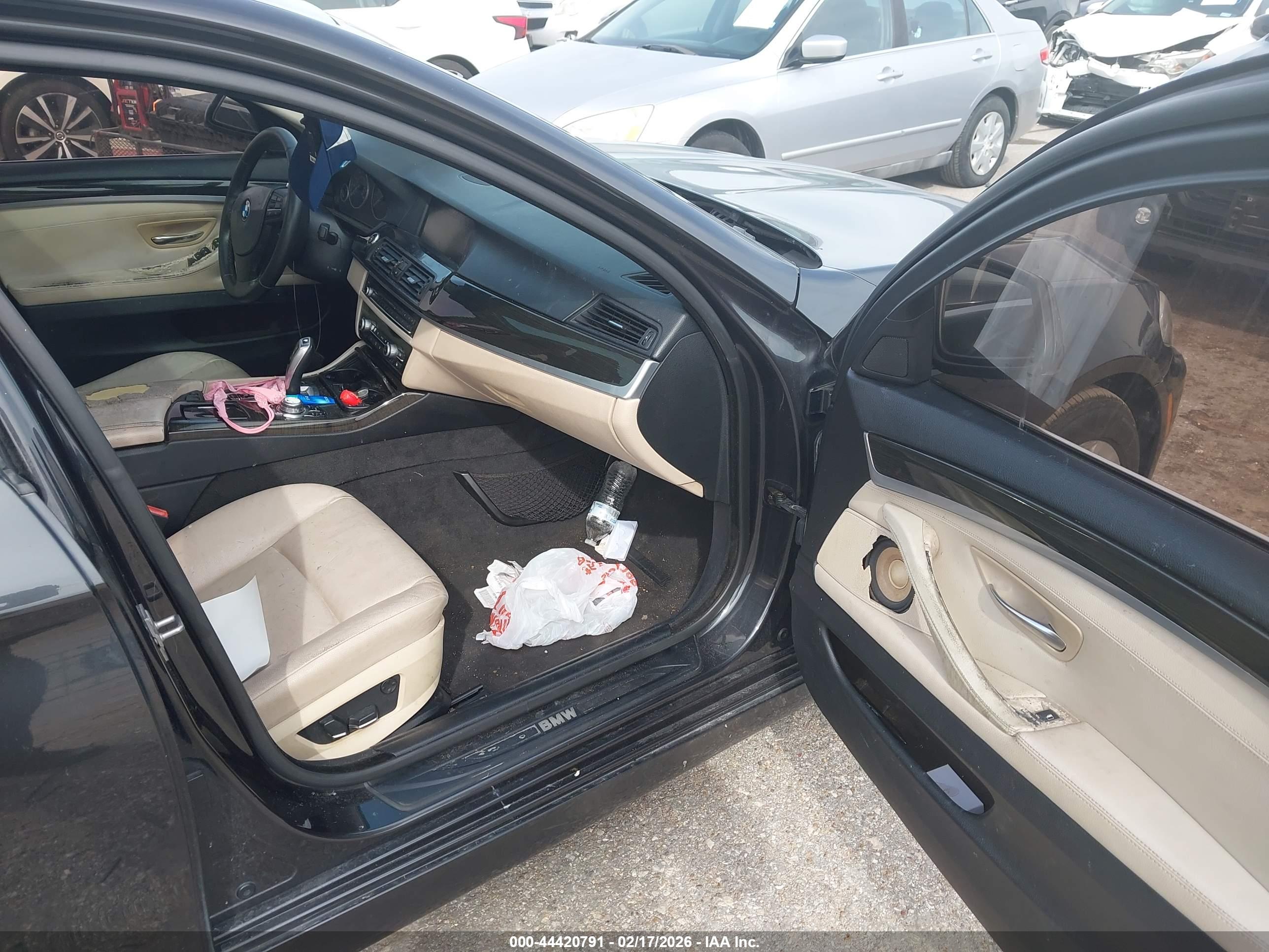 BMW 528I image 5