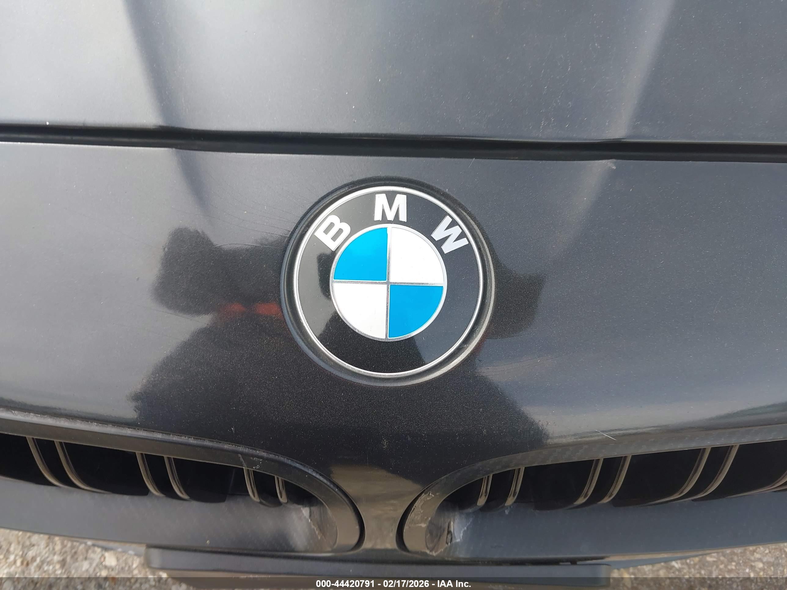 BMW 528I image 6