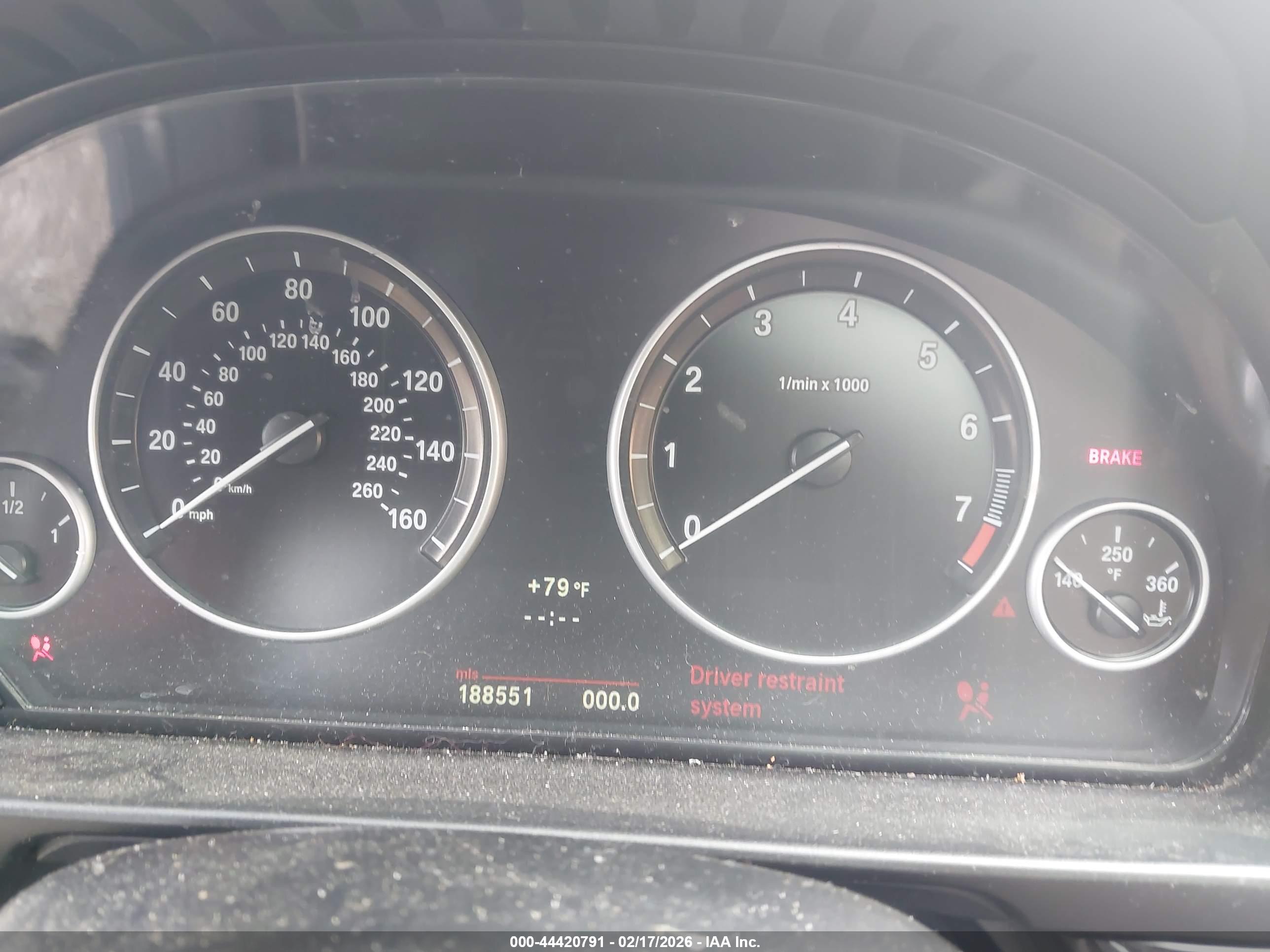 BMW 528I image 7