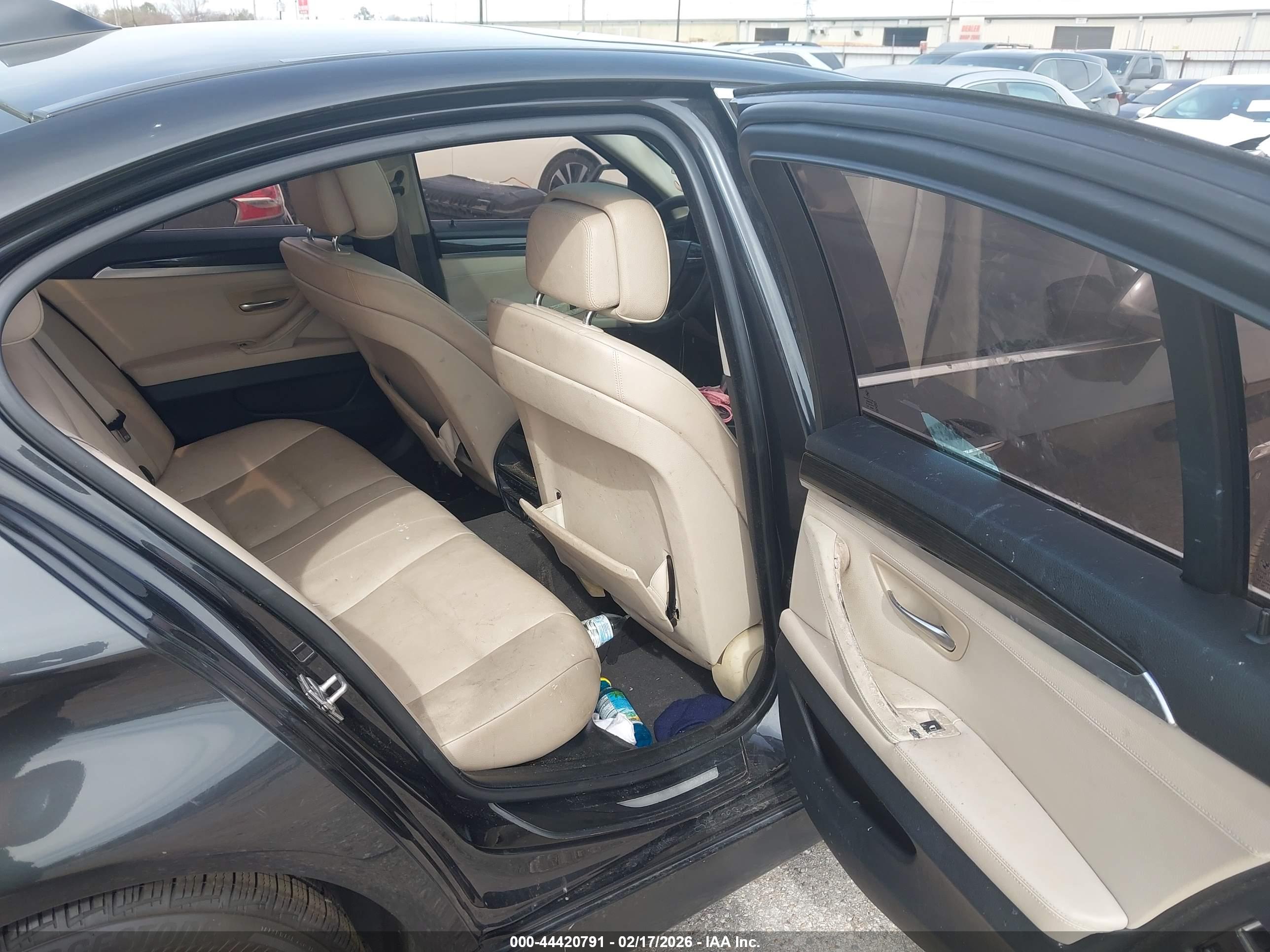 BMW 528I image 8