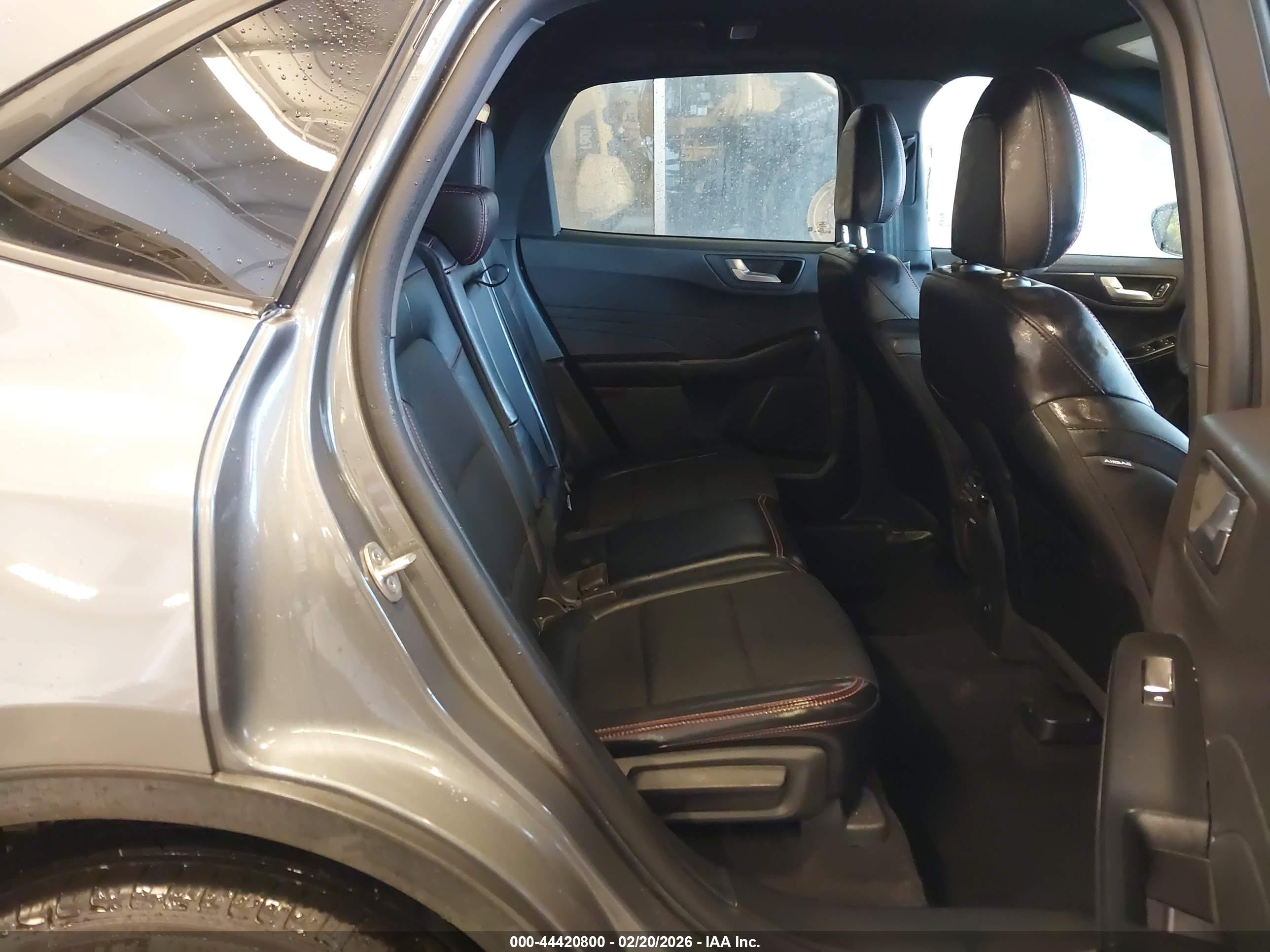 FORD ESCAPE image 8