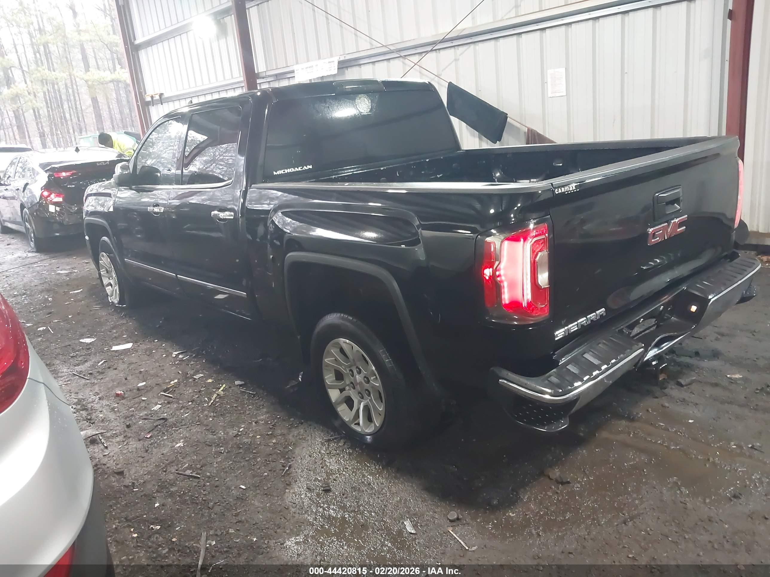 GMC SIERRA image 3