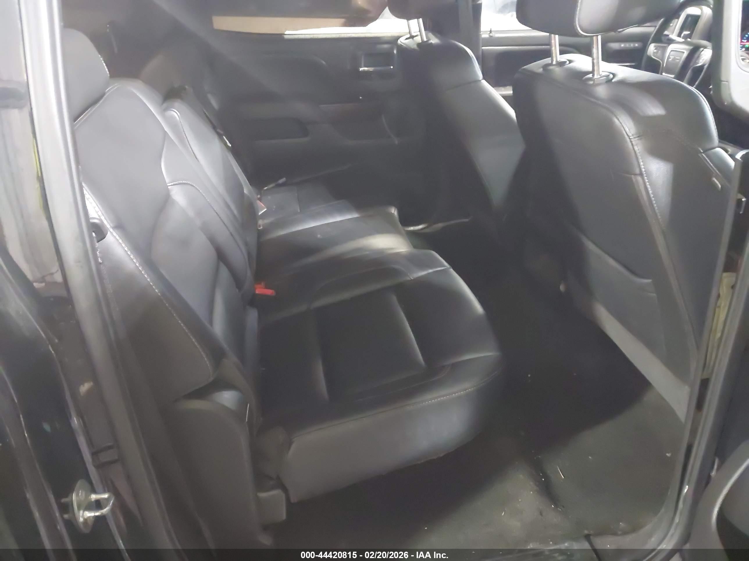 GMC SIERRA image 8