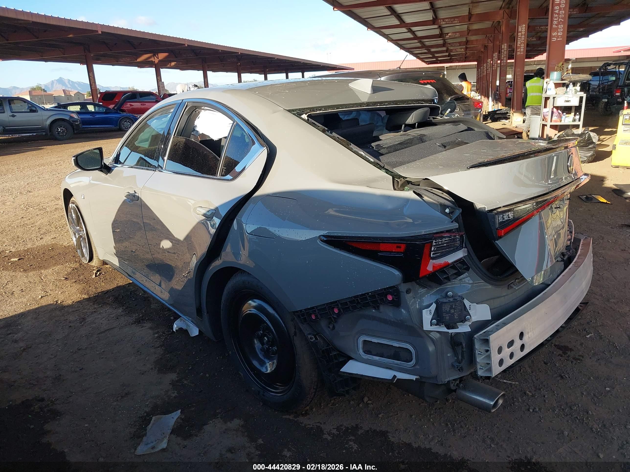 LEXUS IS image 3