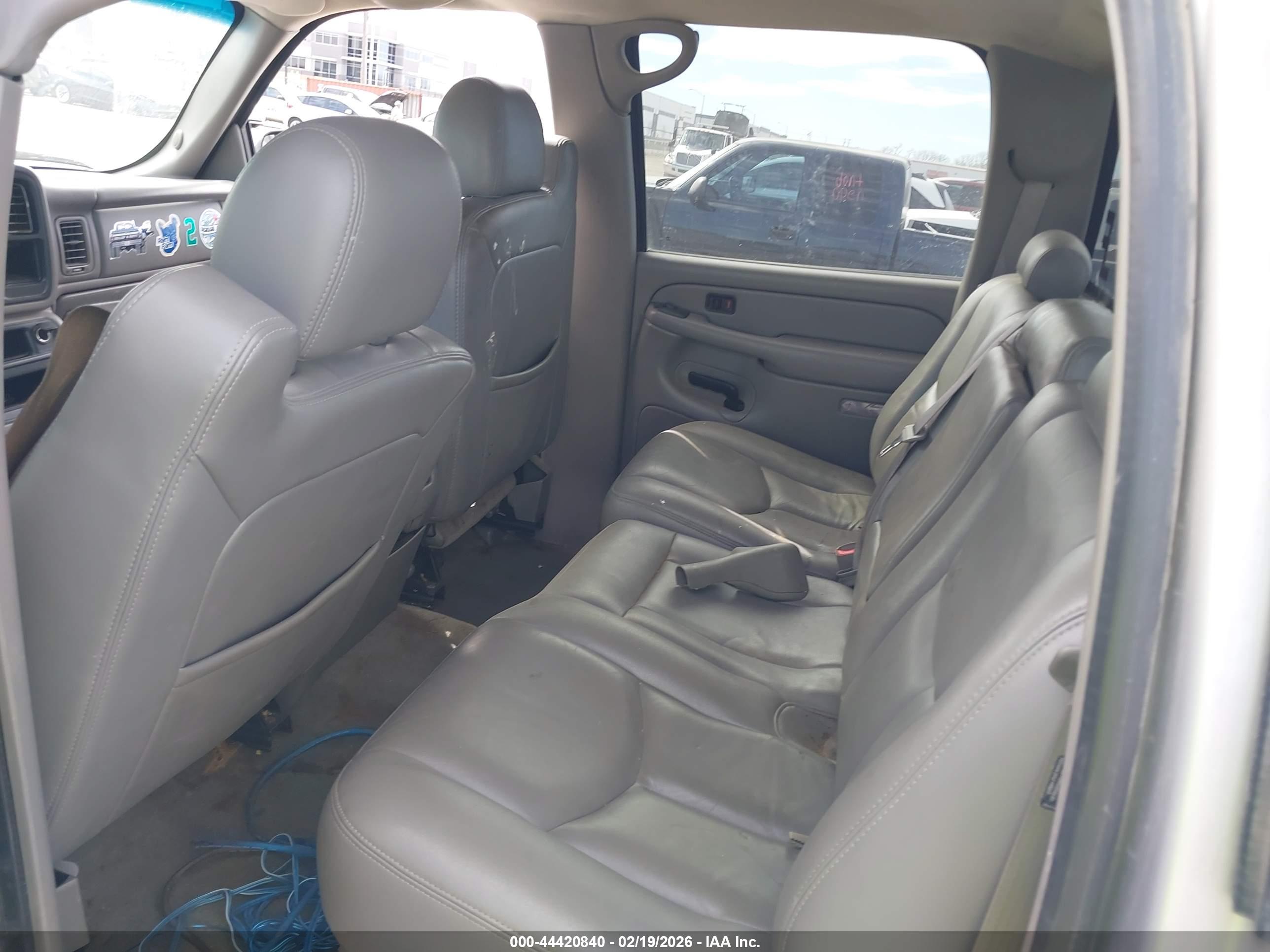 CHEVROLET SILVERADO image 8