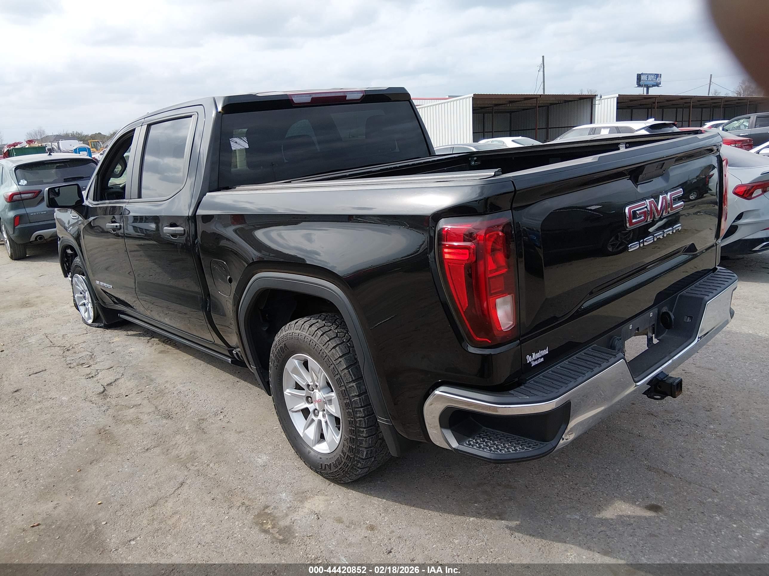GMC SIERRA image 3