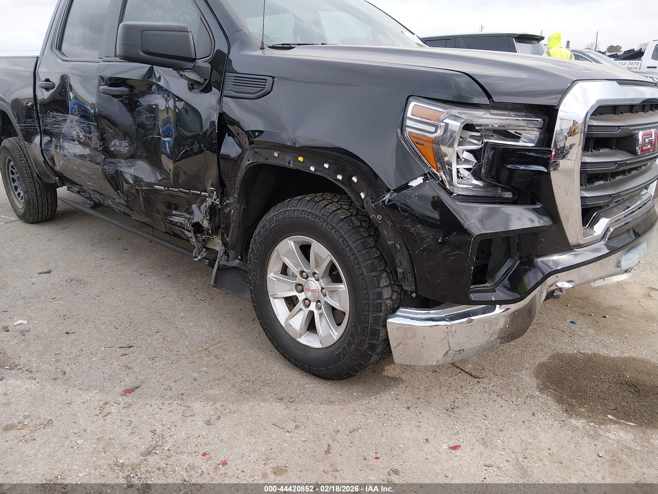 GMC SIERRA image 6