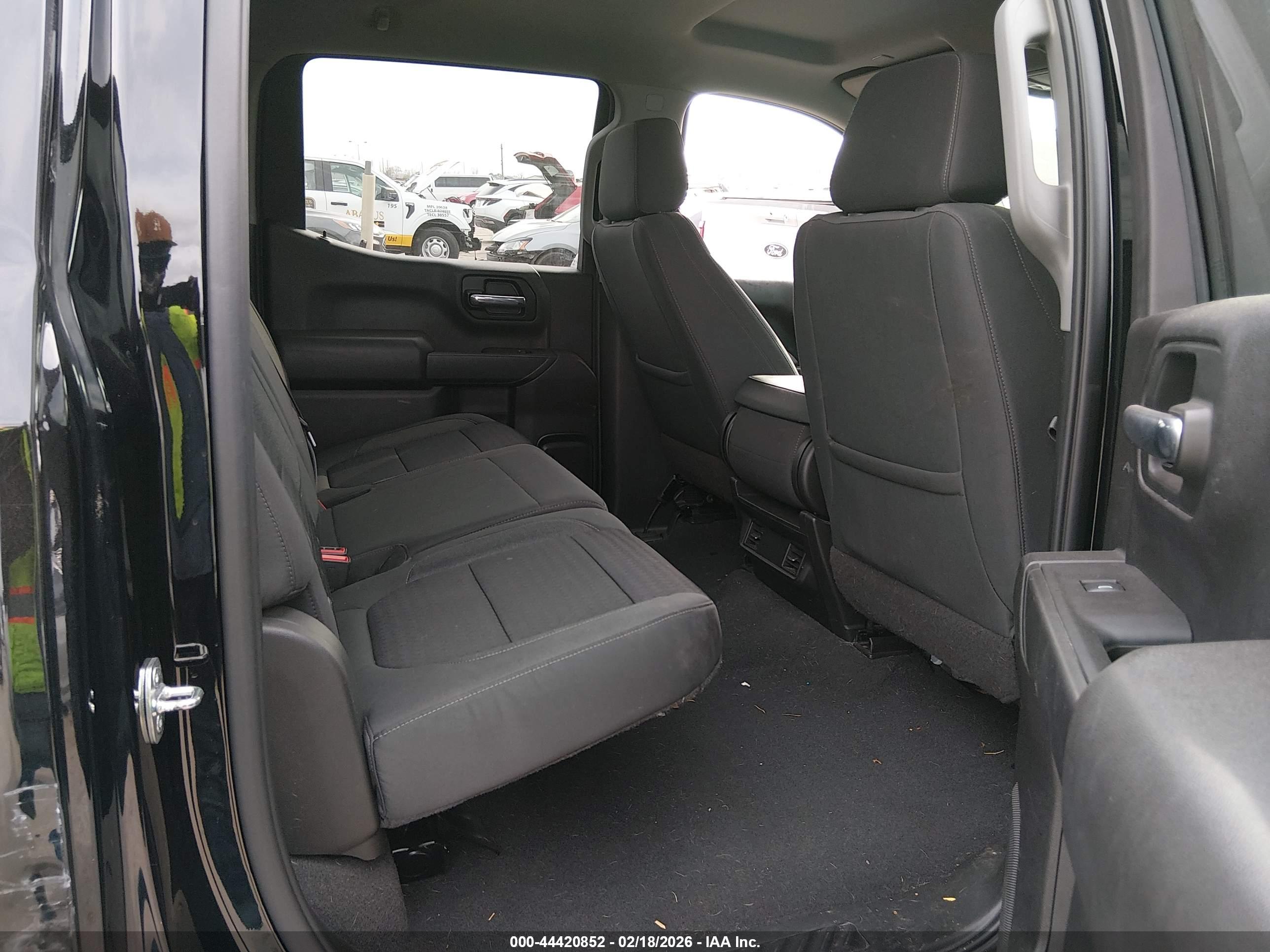 GMC SIERRA image 8