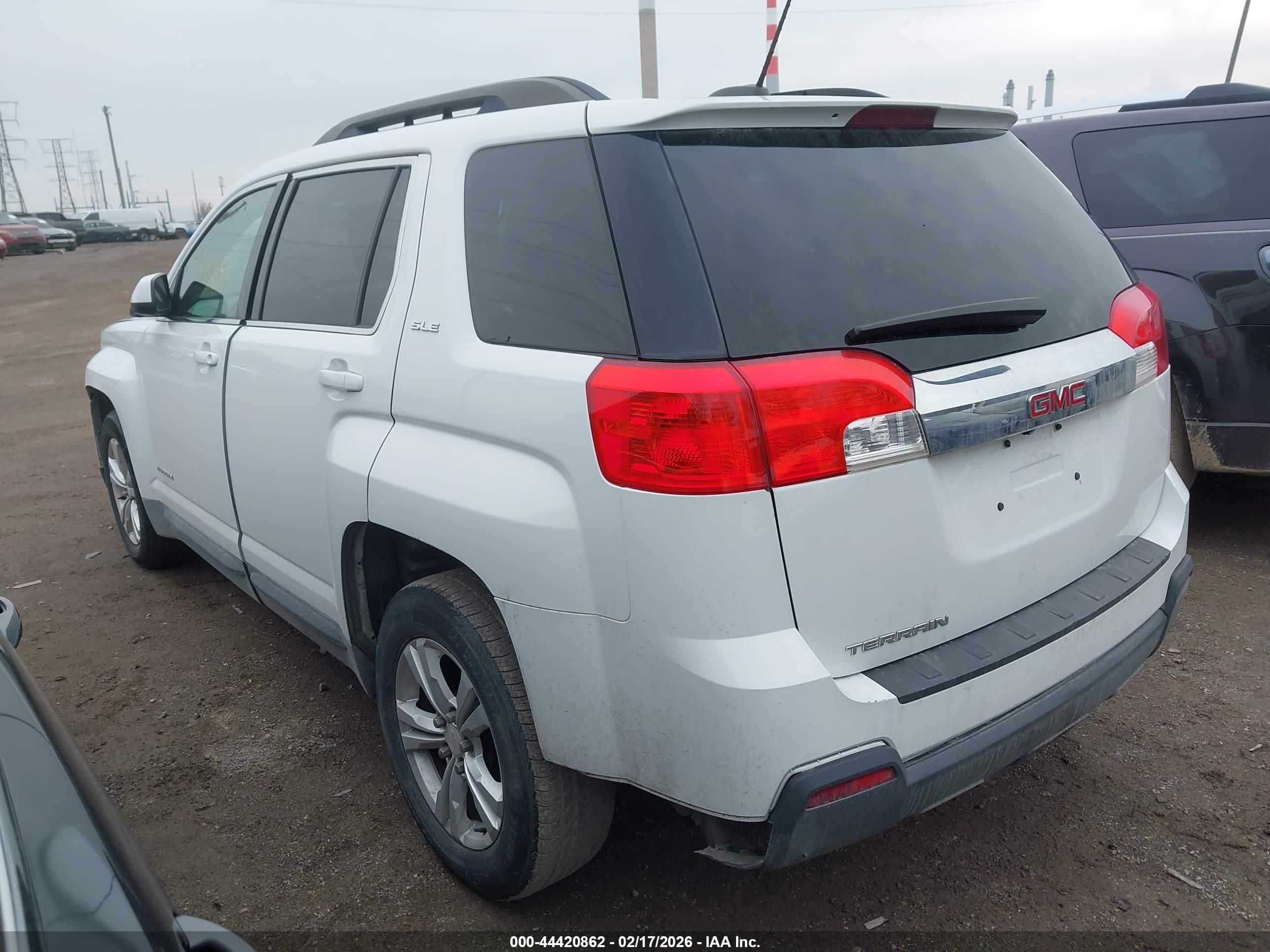 GMC TERRAIN image 3