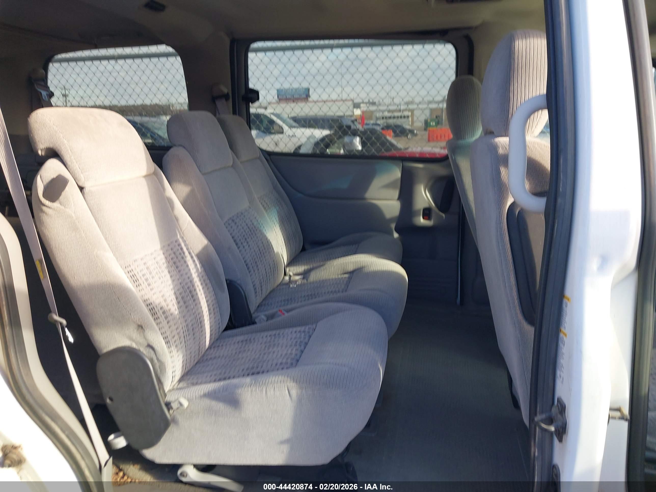 CHEVROLET VENTURE image 8