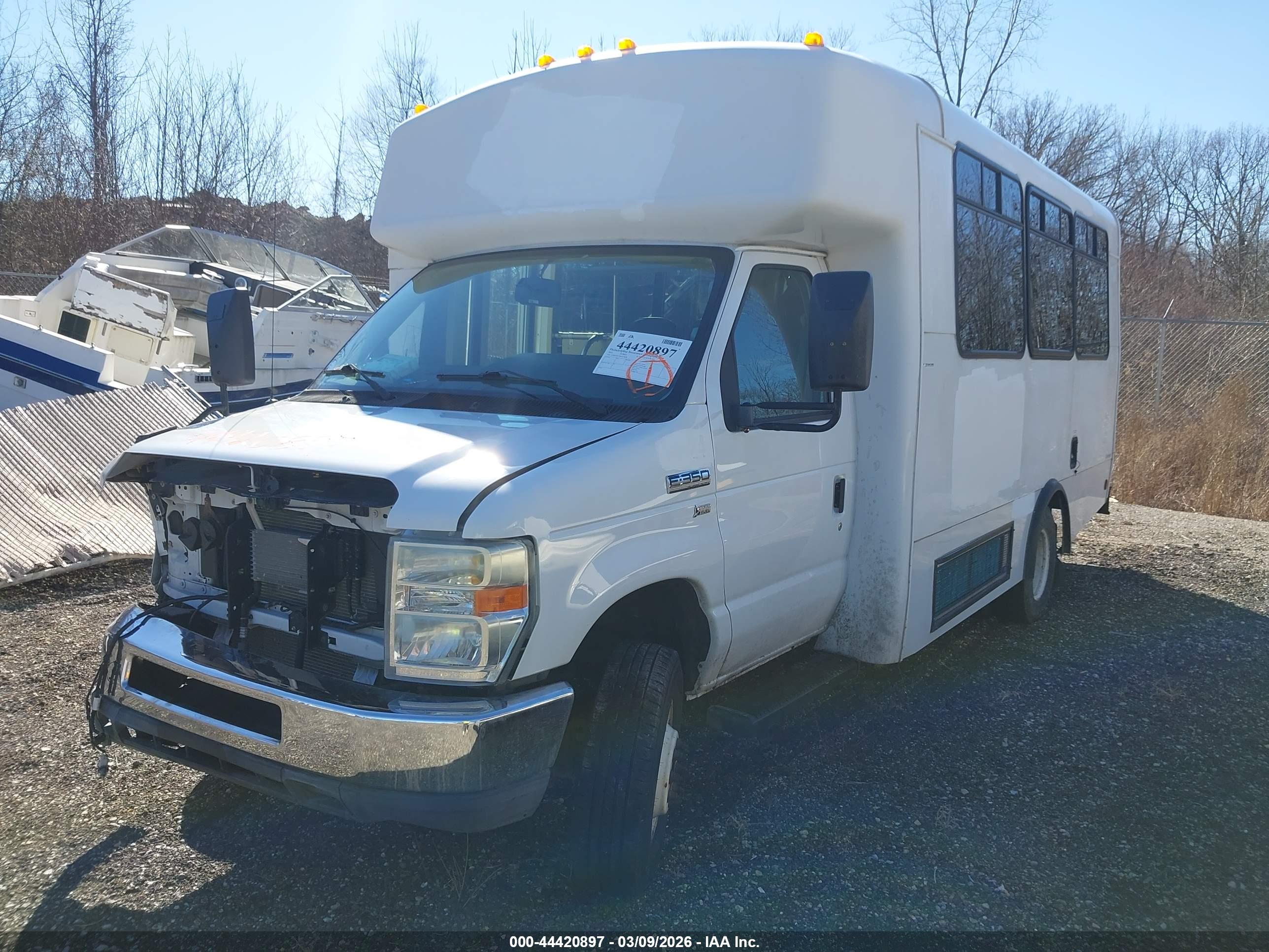 FORD E-350 image 2