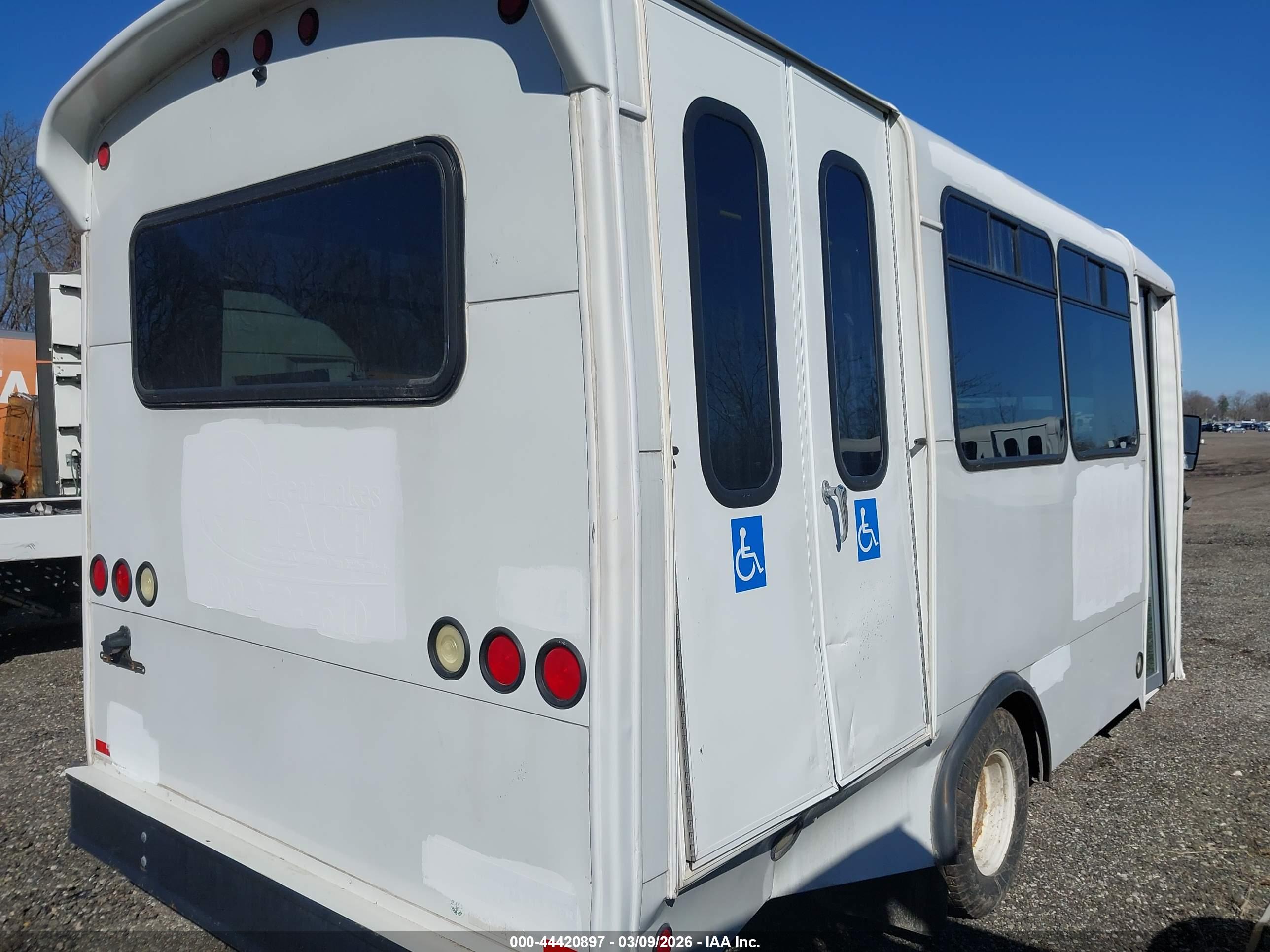 FORD E-350 image 4