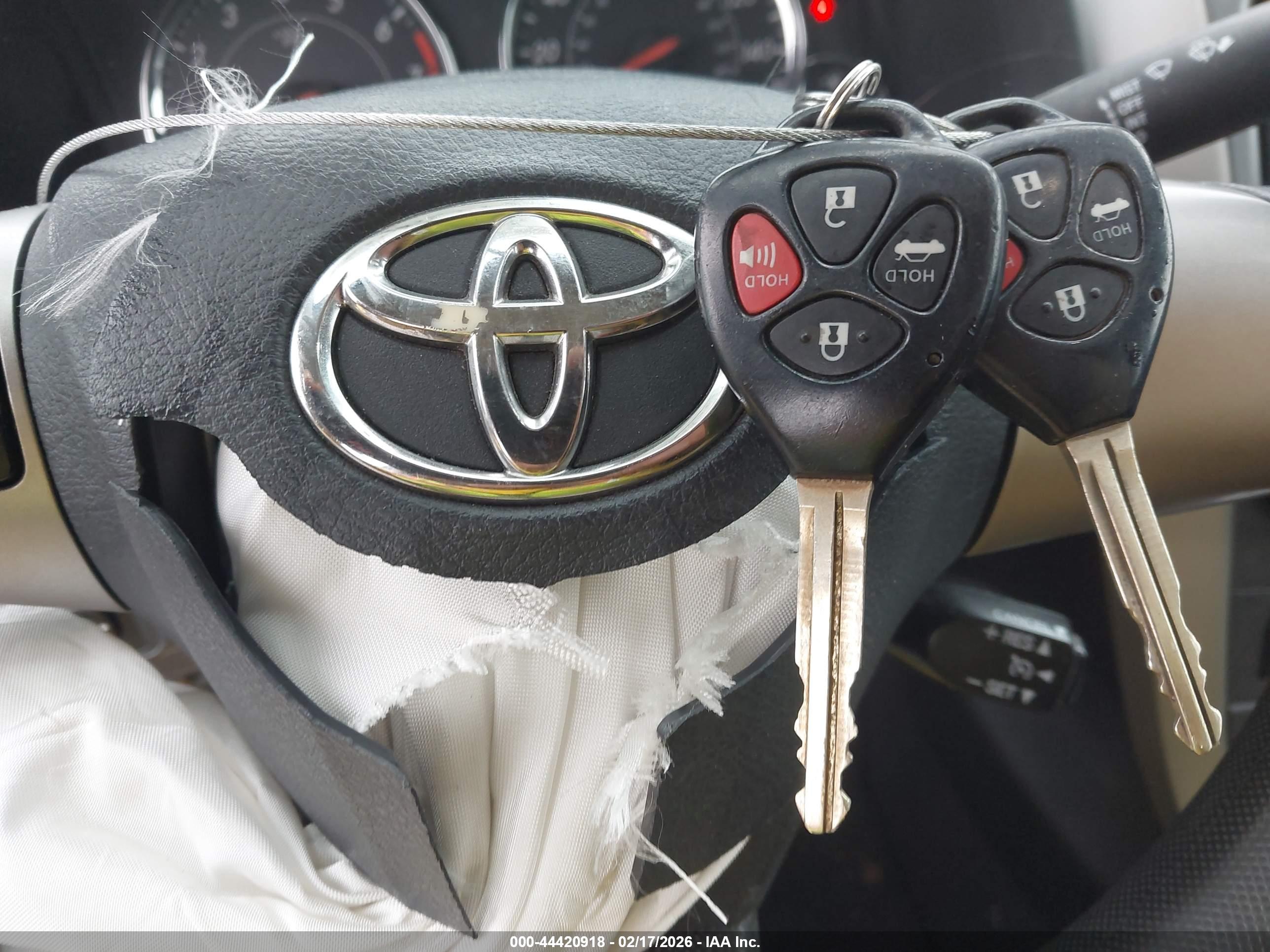 TOYOTA COROLLA image 11