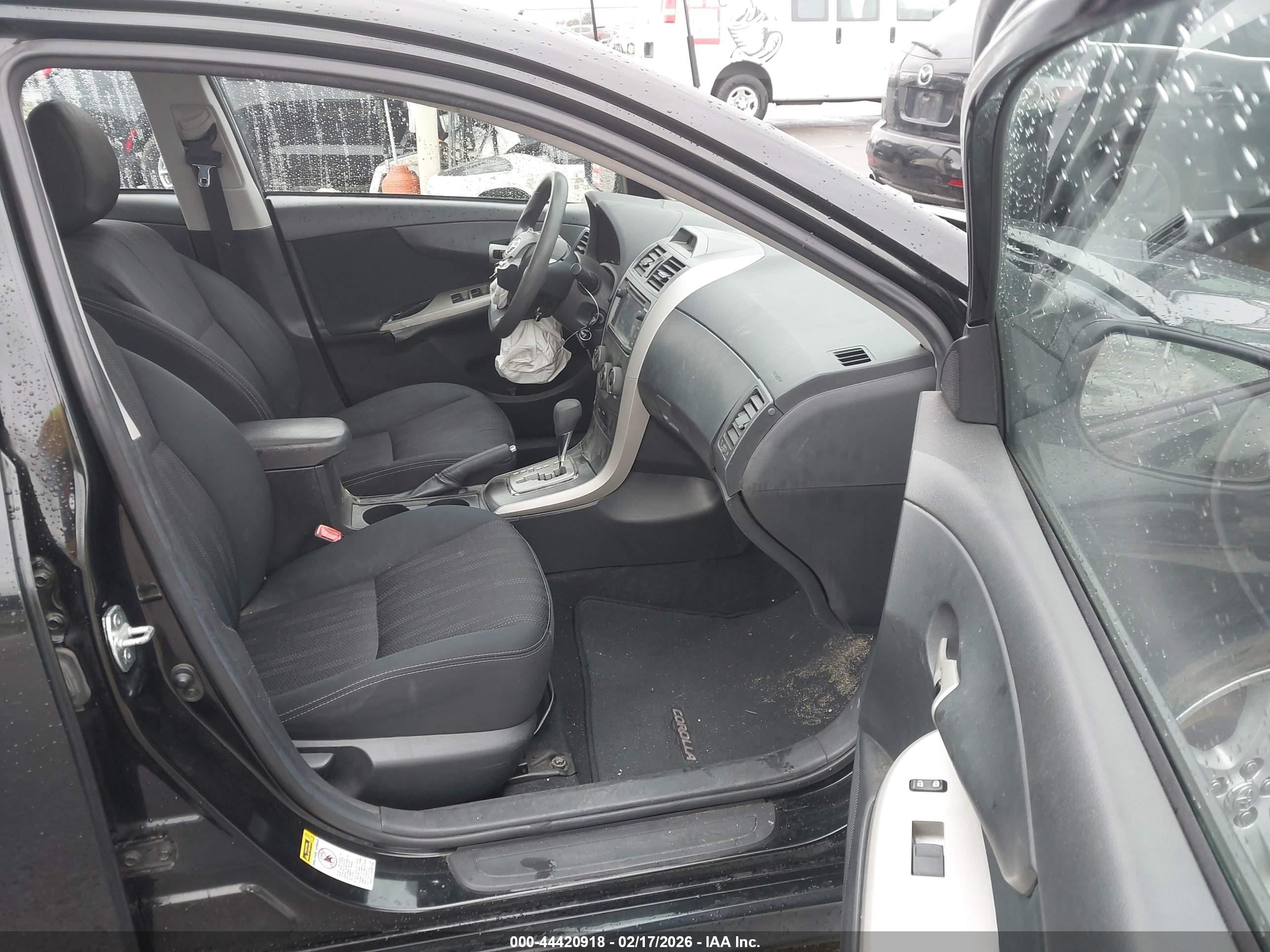 TOYOTA COROLLA image 5