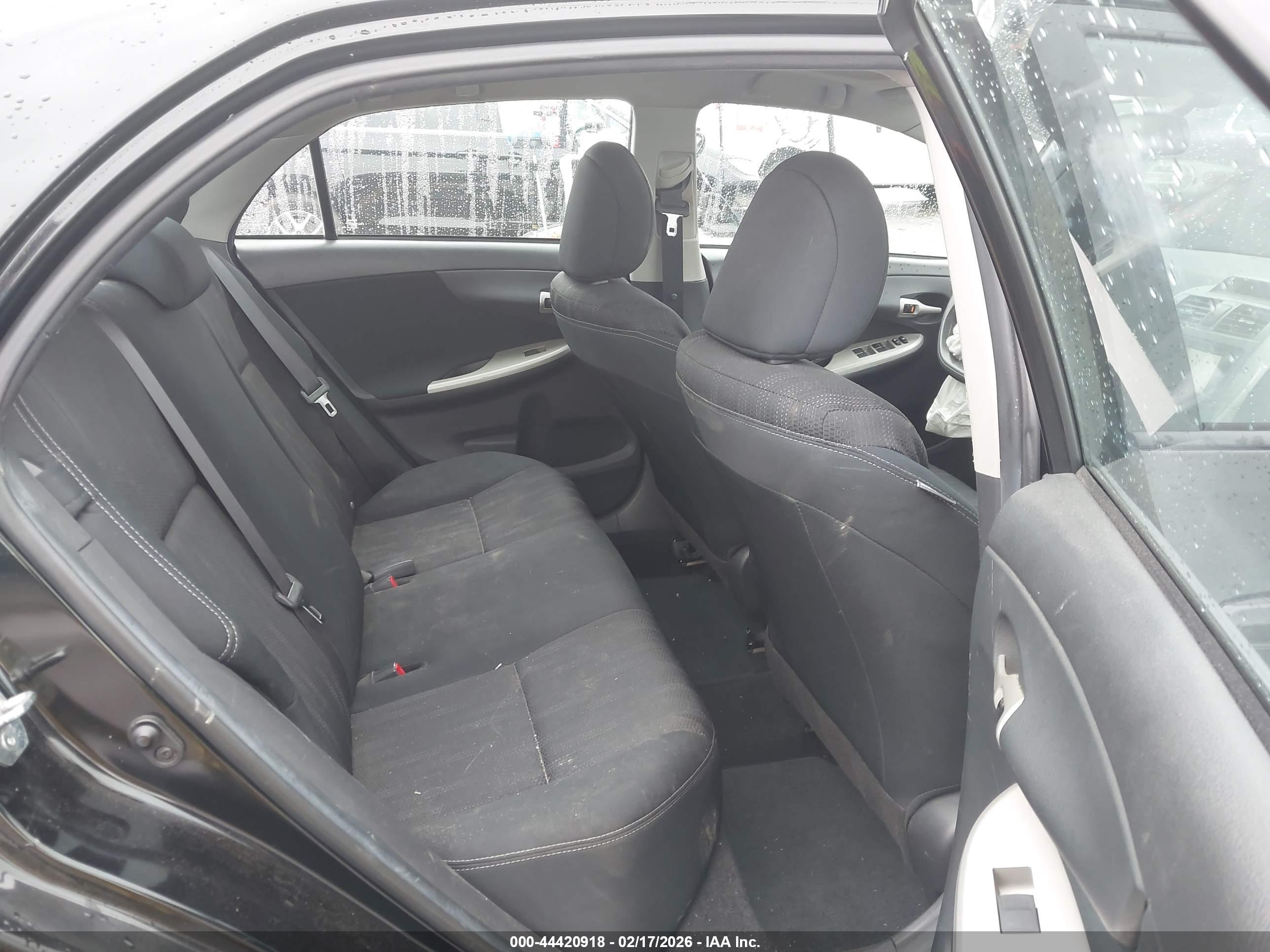 TOYOTA COROLLA image 8