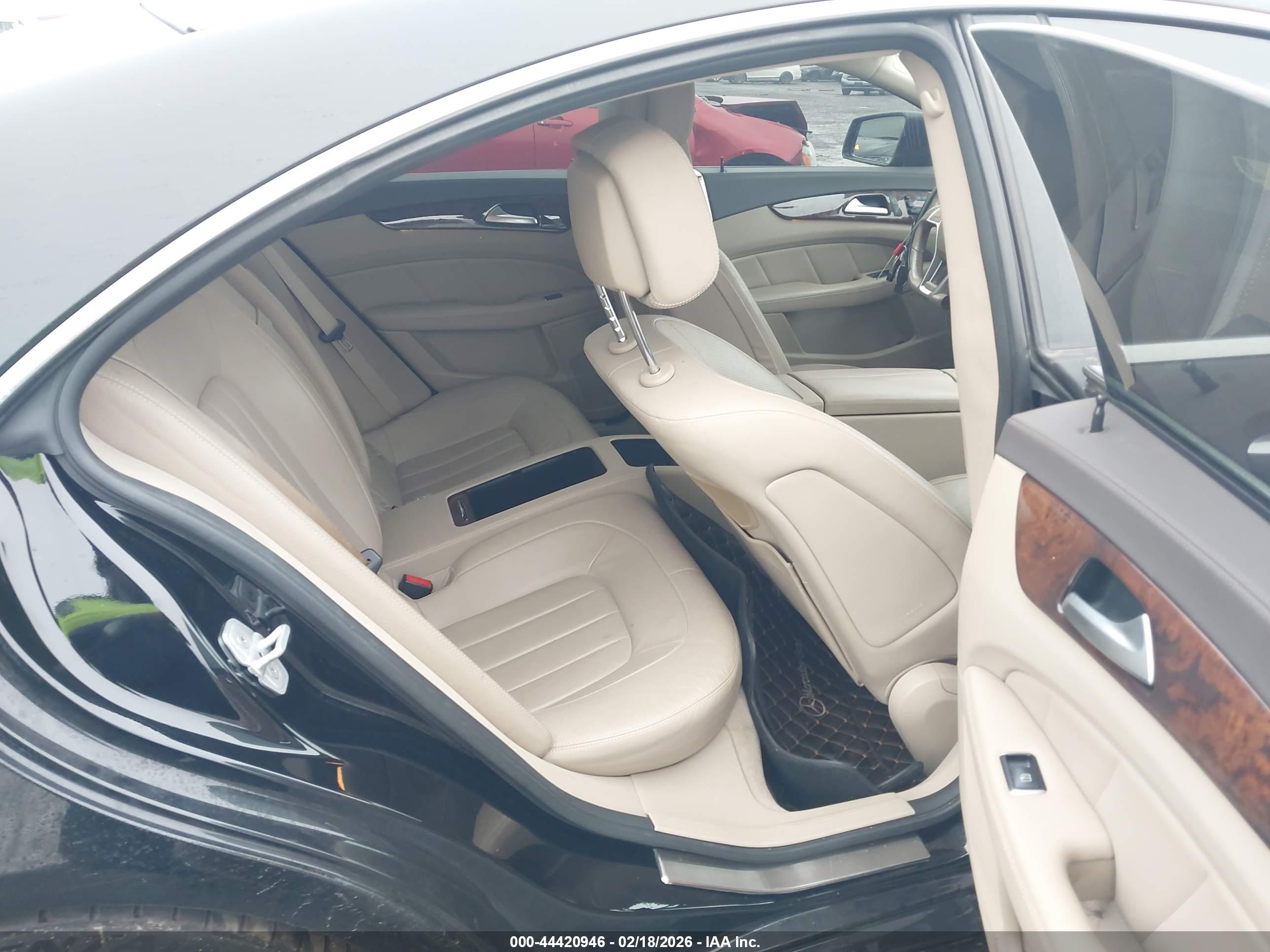 MERCEDES-BENZ CLS image 8
