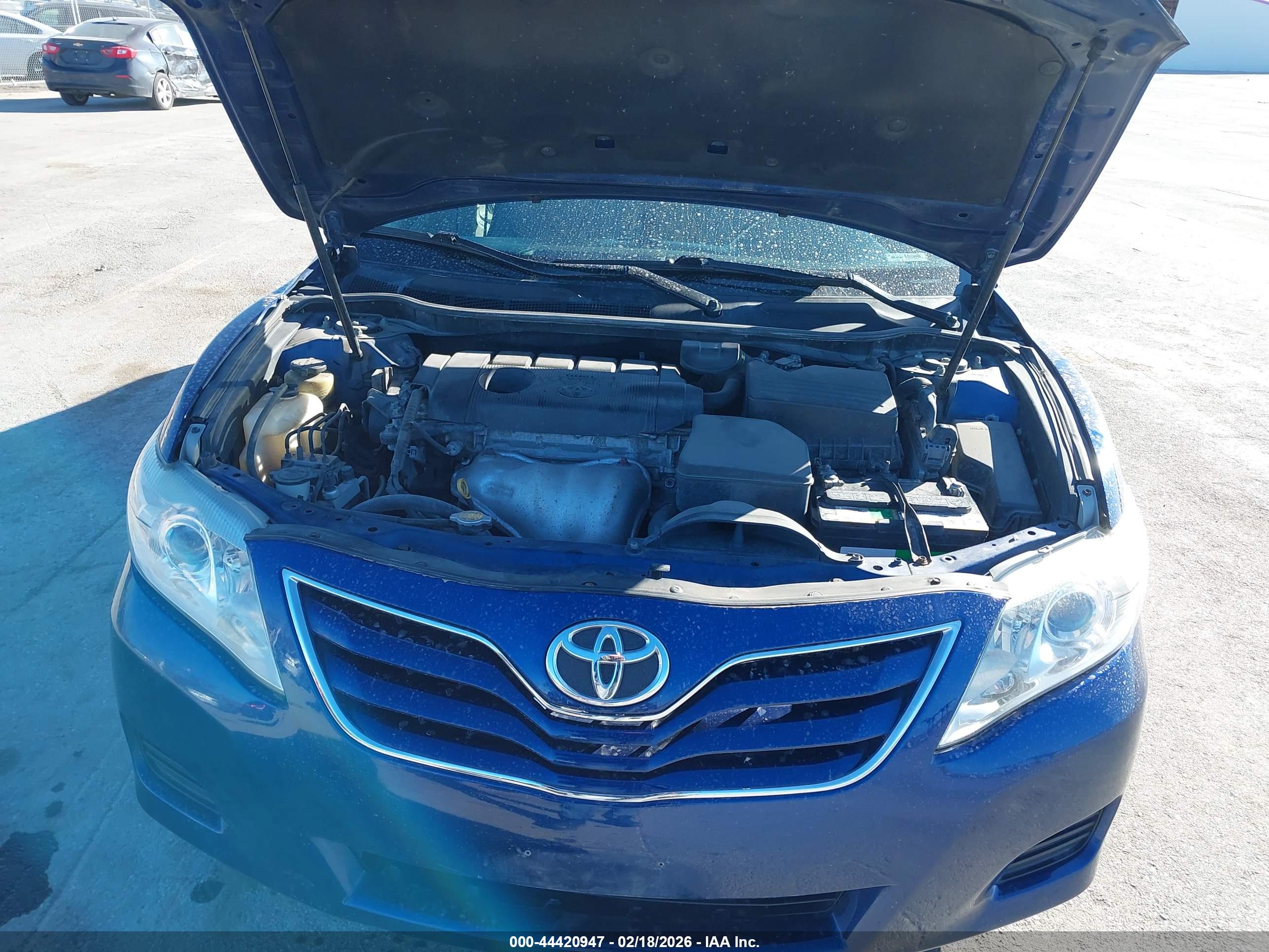 TOYOTA CAMRY image 10