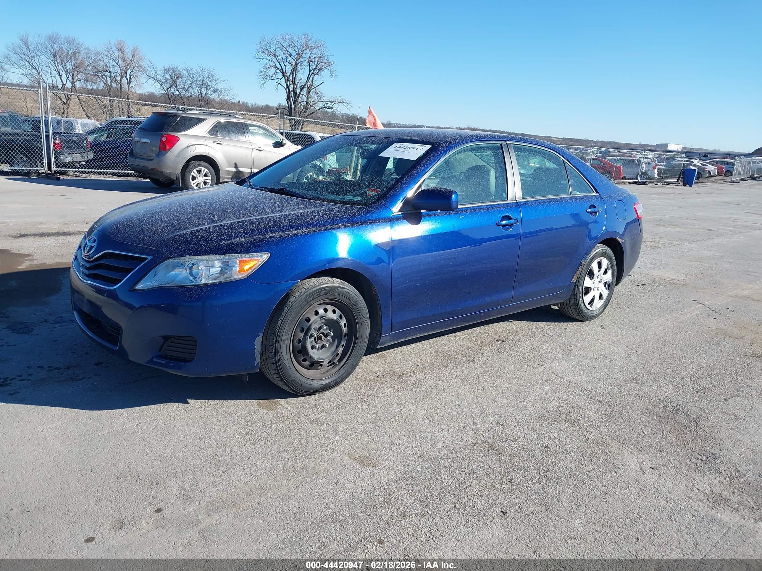 TOYOTA CAMRY image 2
