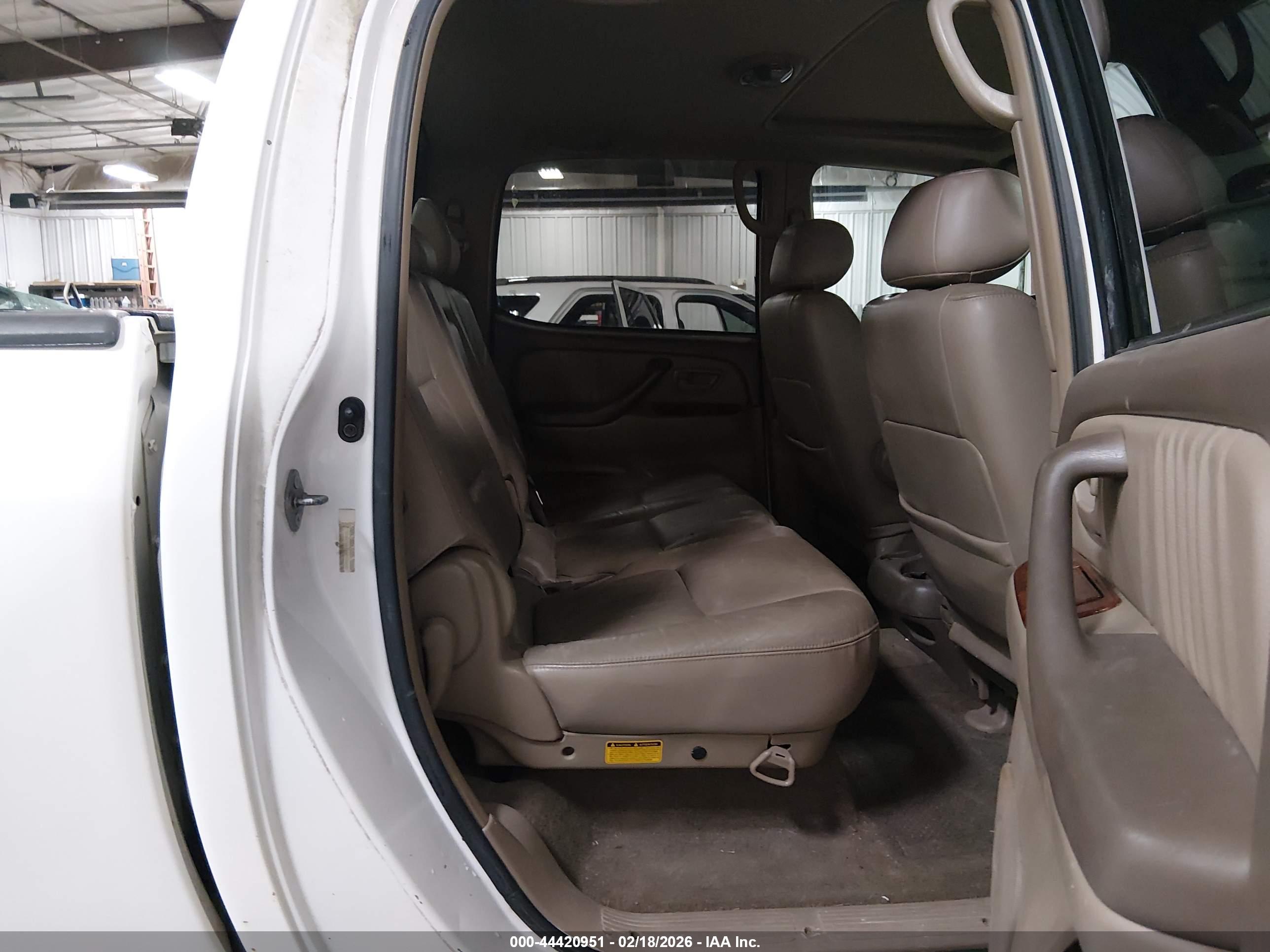 TOYOTA TUNDRA image 8