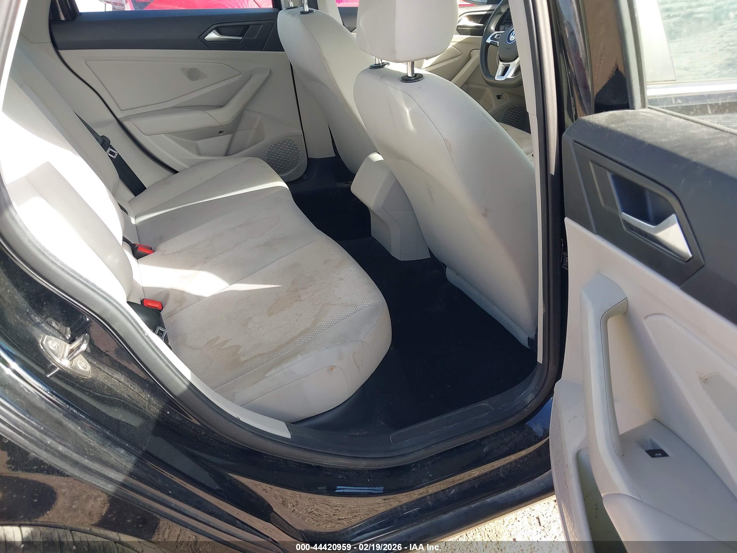 VOLKSWAGEN JETTA image 8