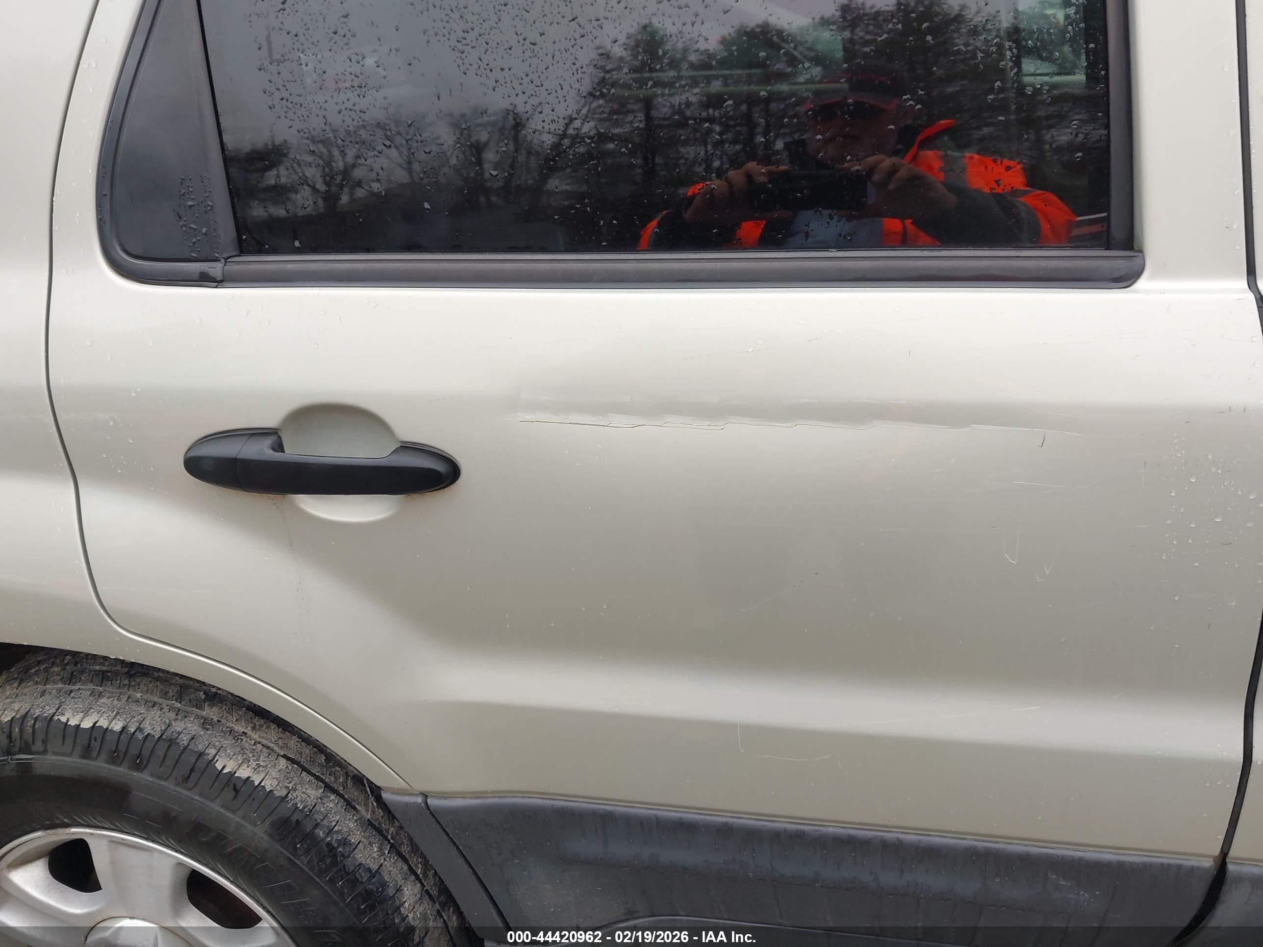 FORD ESCAPE image 6