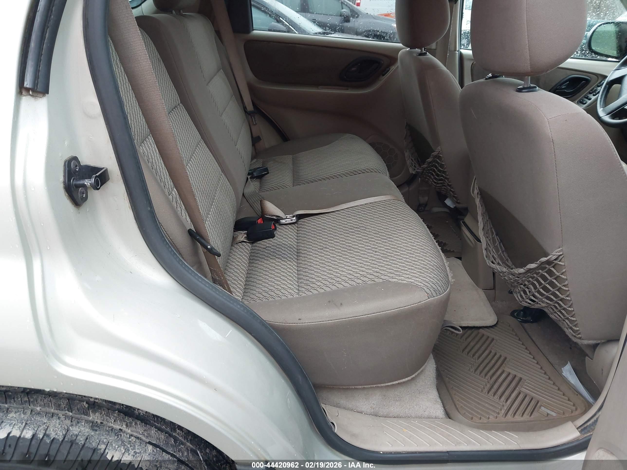 FORD ESCAPE image 8