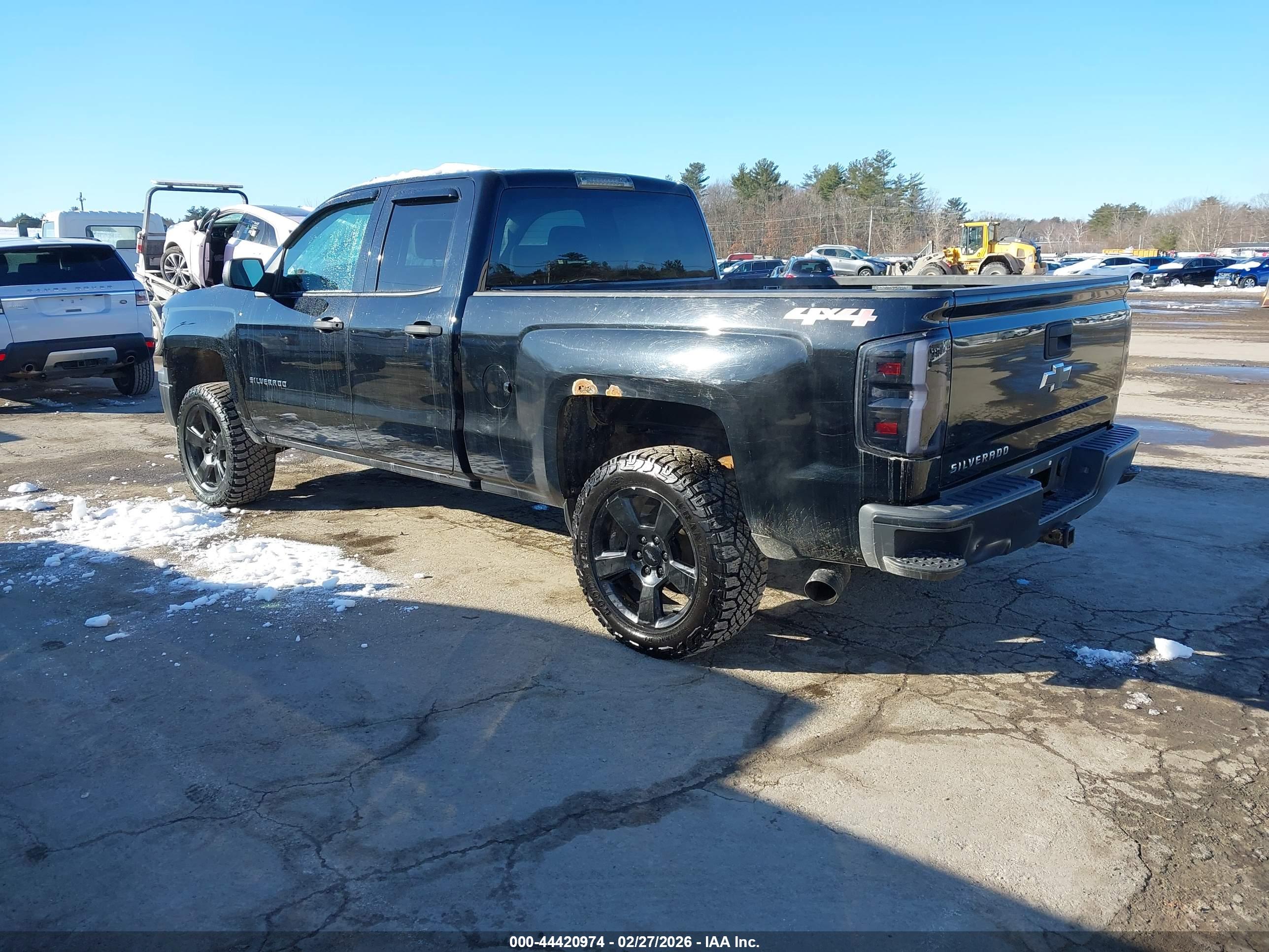 CHEVROLET SILVERADO image 3