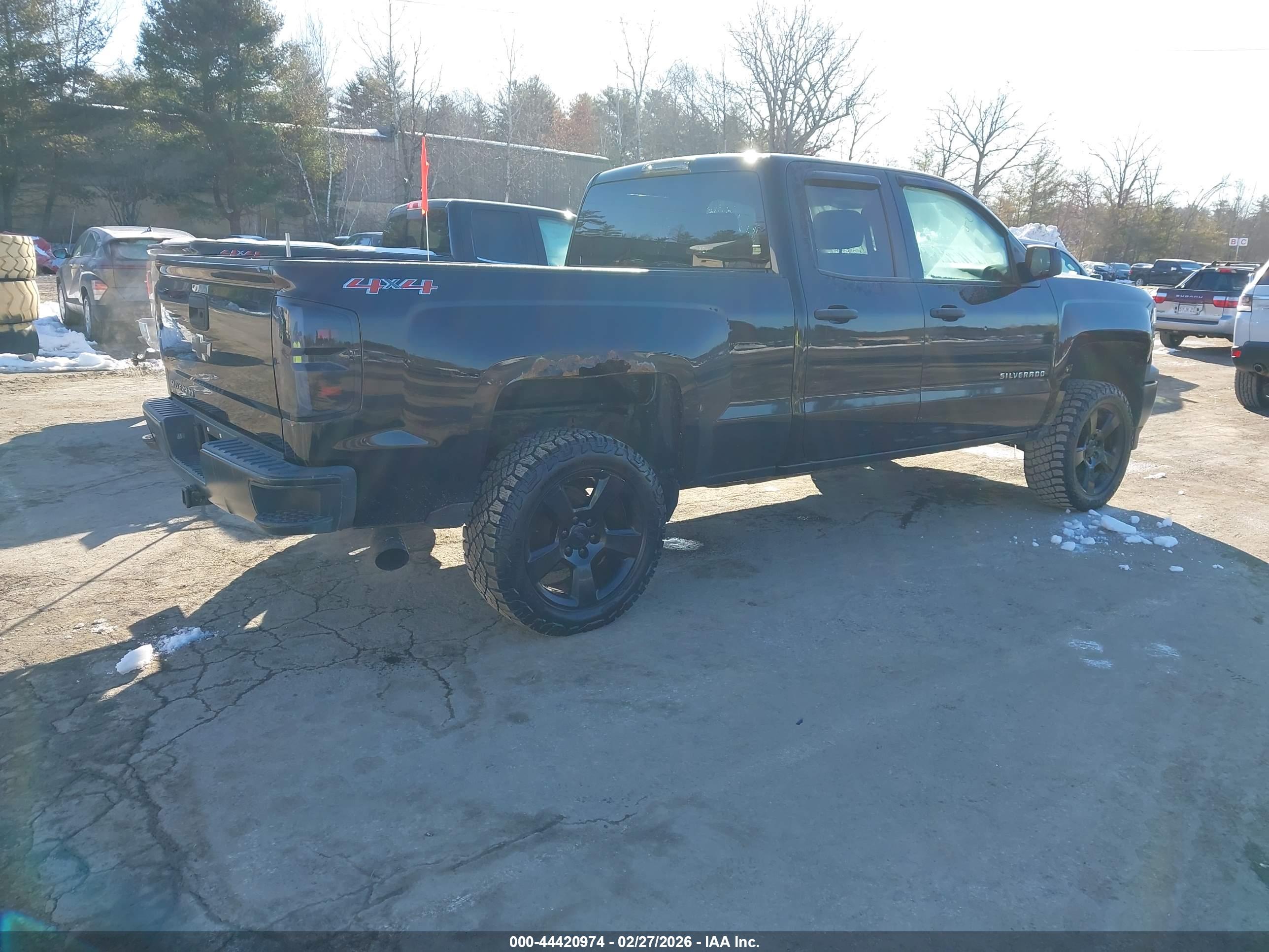 CHEVROLET SILVERADO image 4