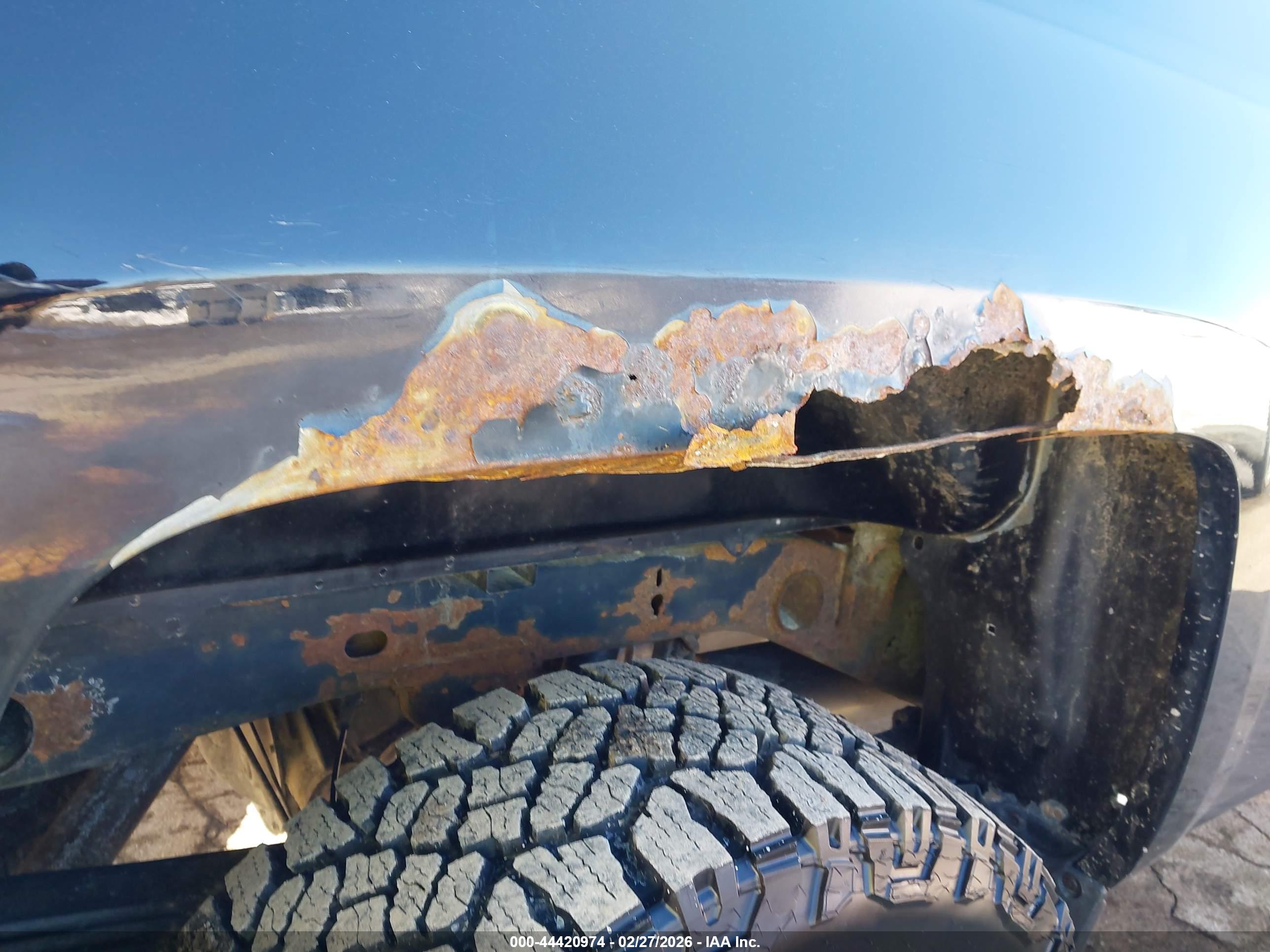 CHEVROLET SILVERADO image 6