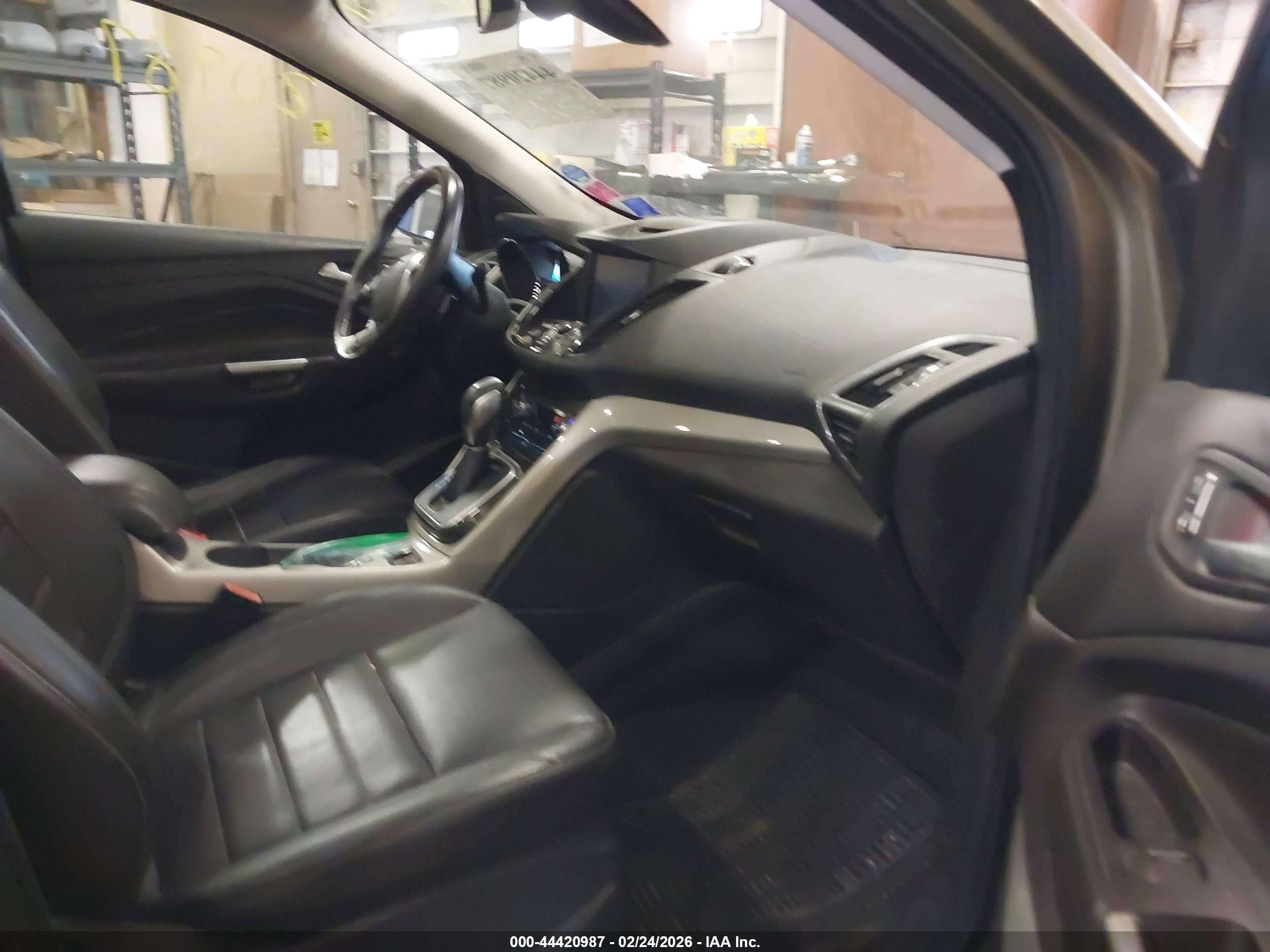 FORD ESCAPE image 5