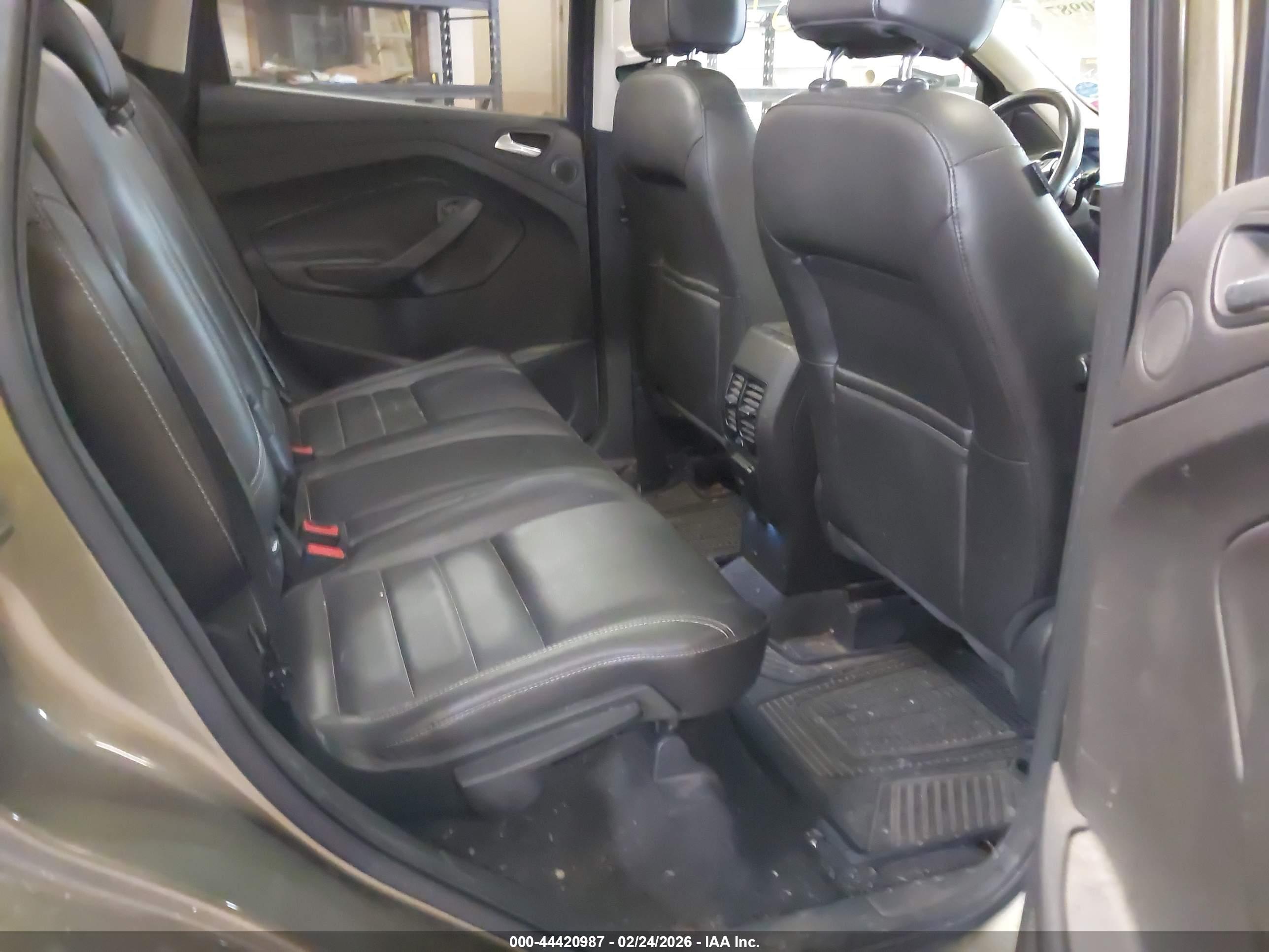 FORD ESCAPE image 8