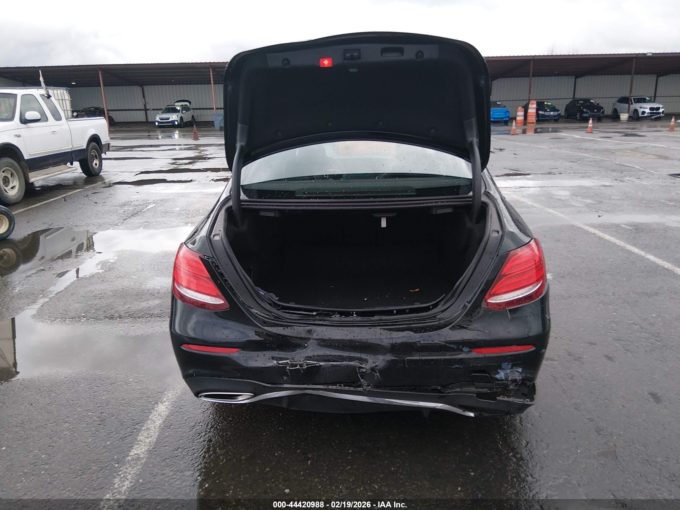 MERCEDES-BENZ E image 6
