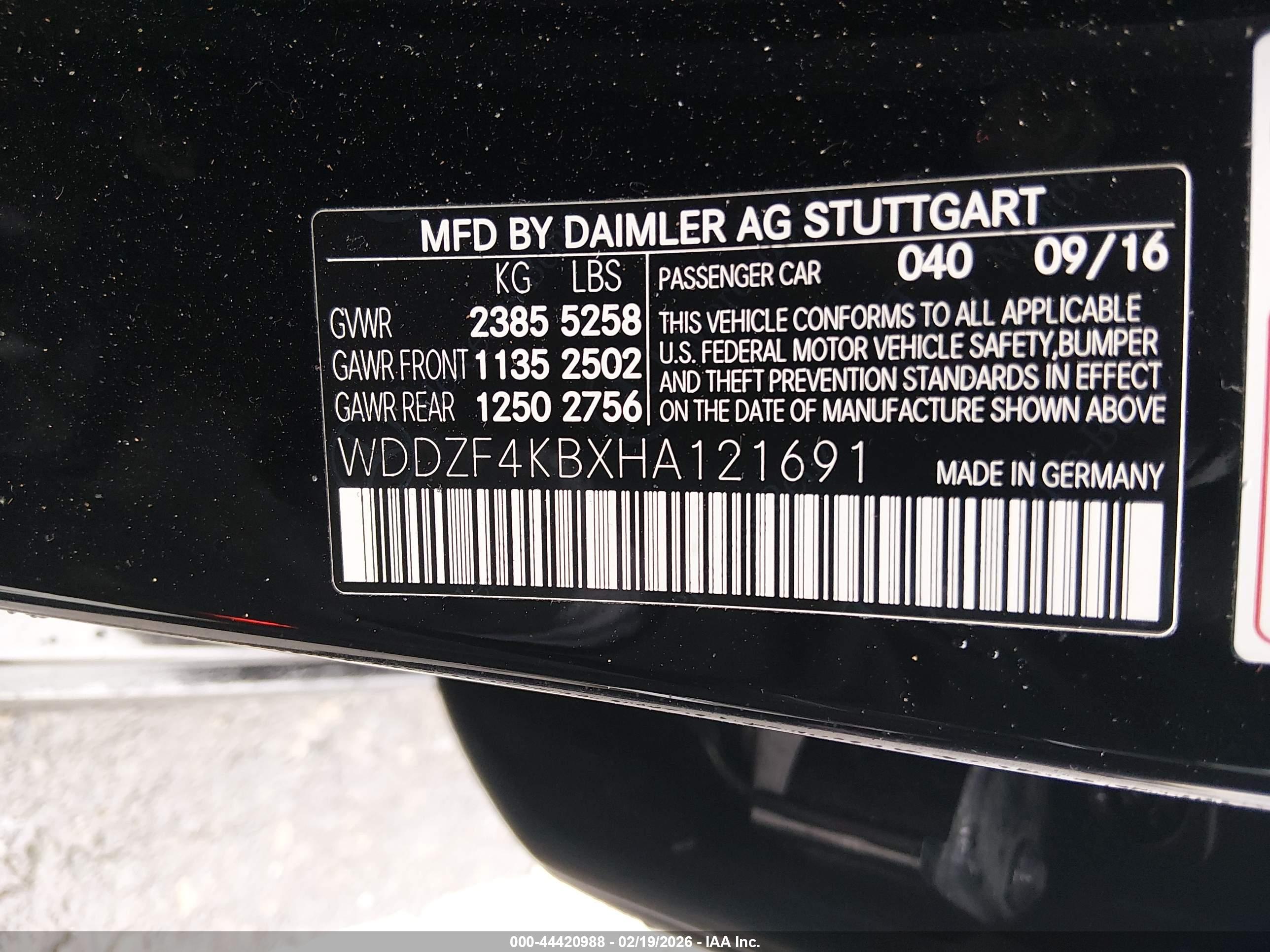 MERCEDES-BENZ E image 9