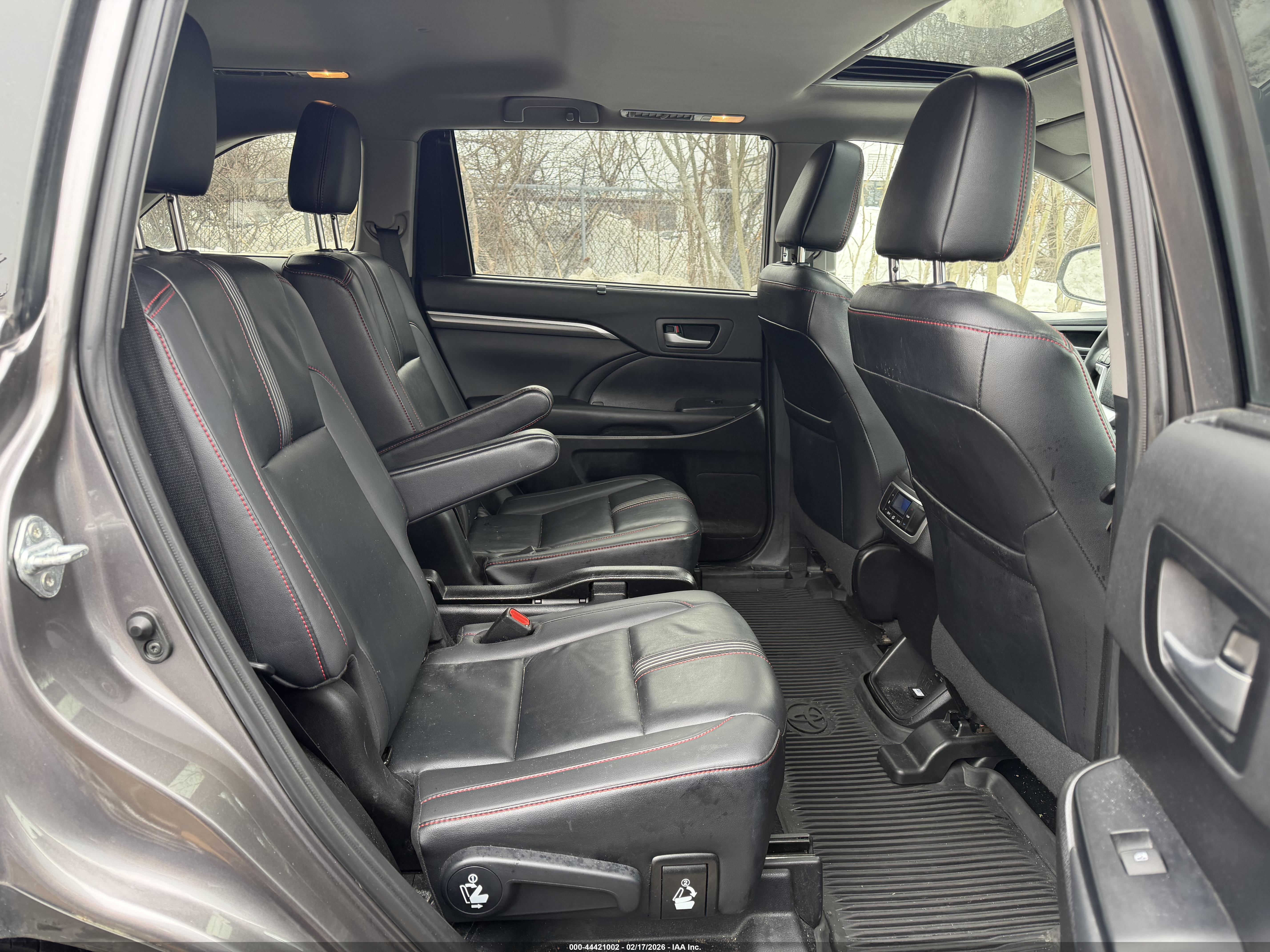 TOYOTA HIGHLANDER image 8