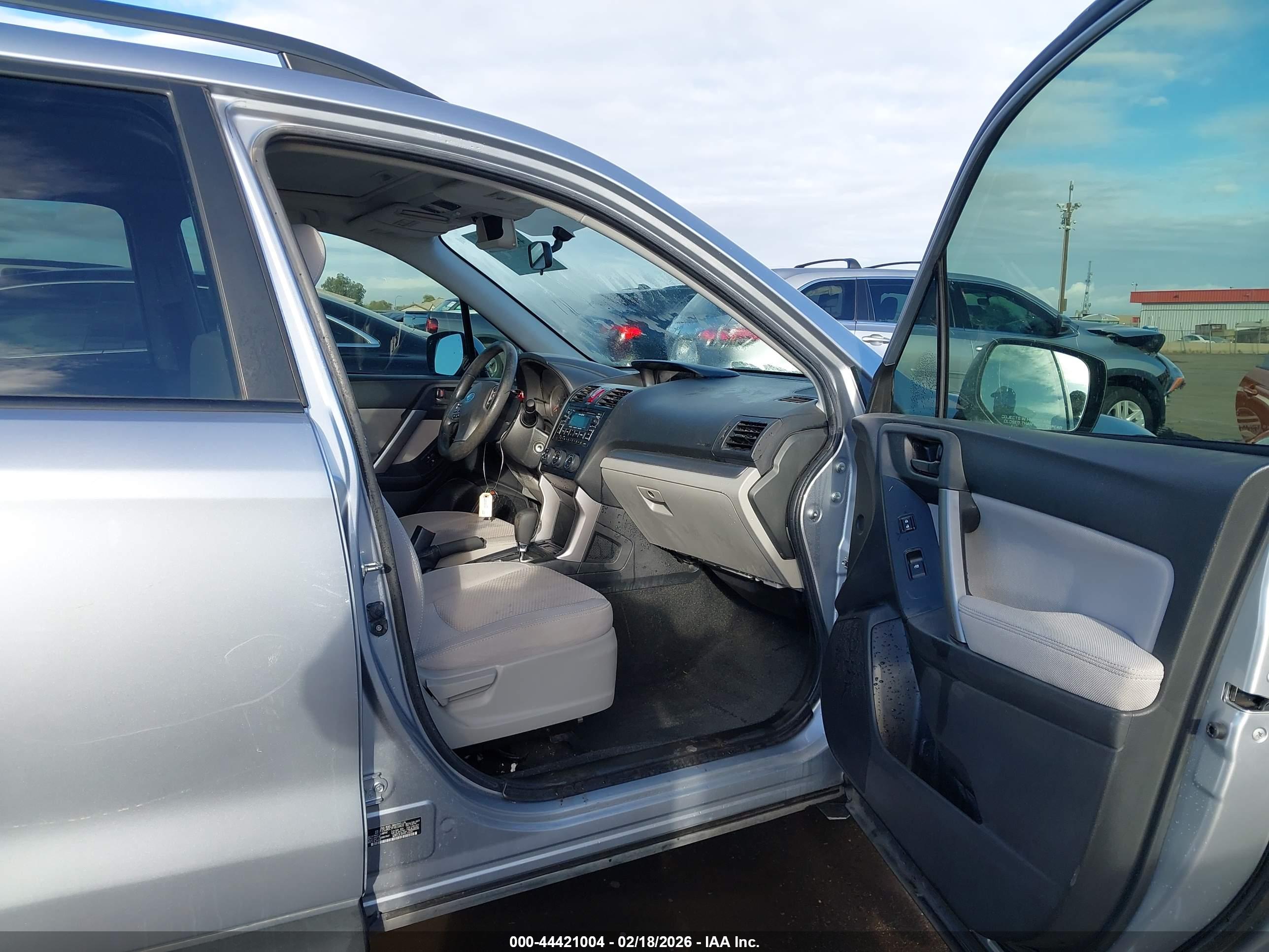 SUBARU FORESTER image 5