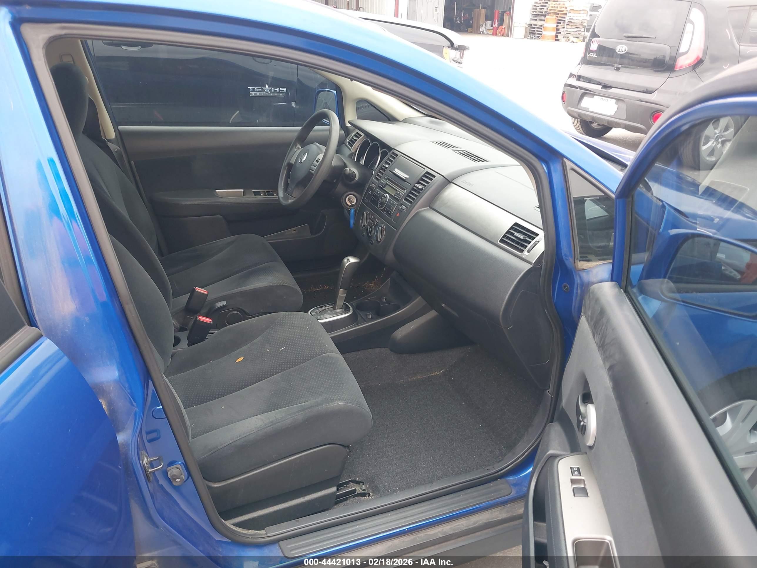 NISSAN VERSA image 5