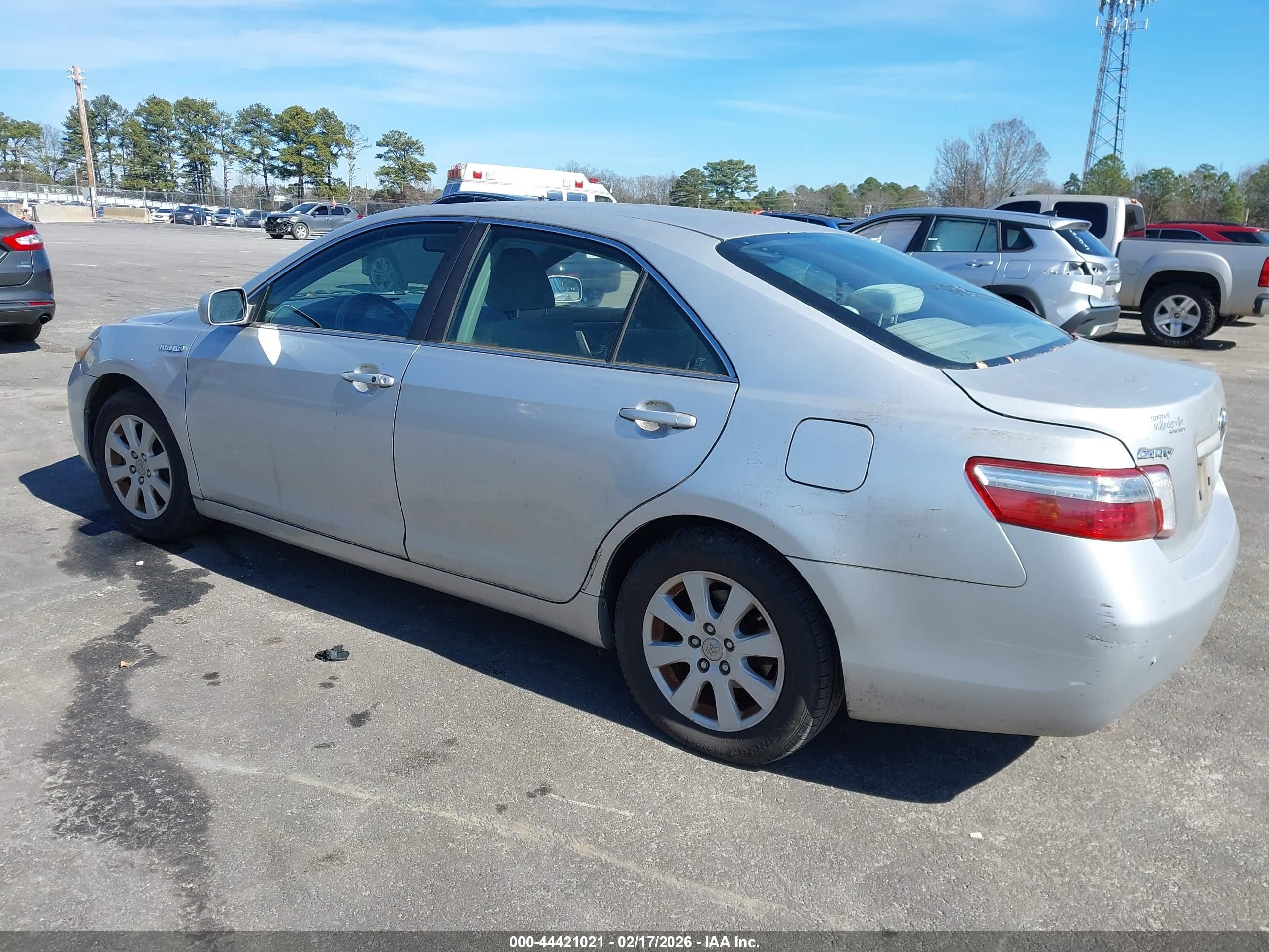 TOYOTA CAMRY image 3