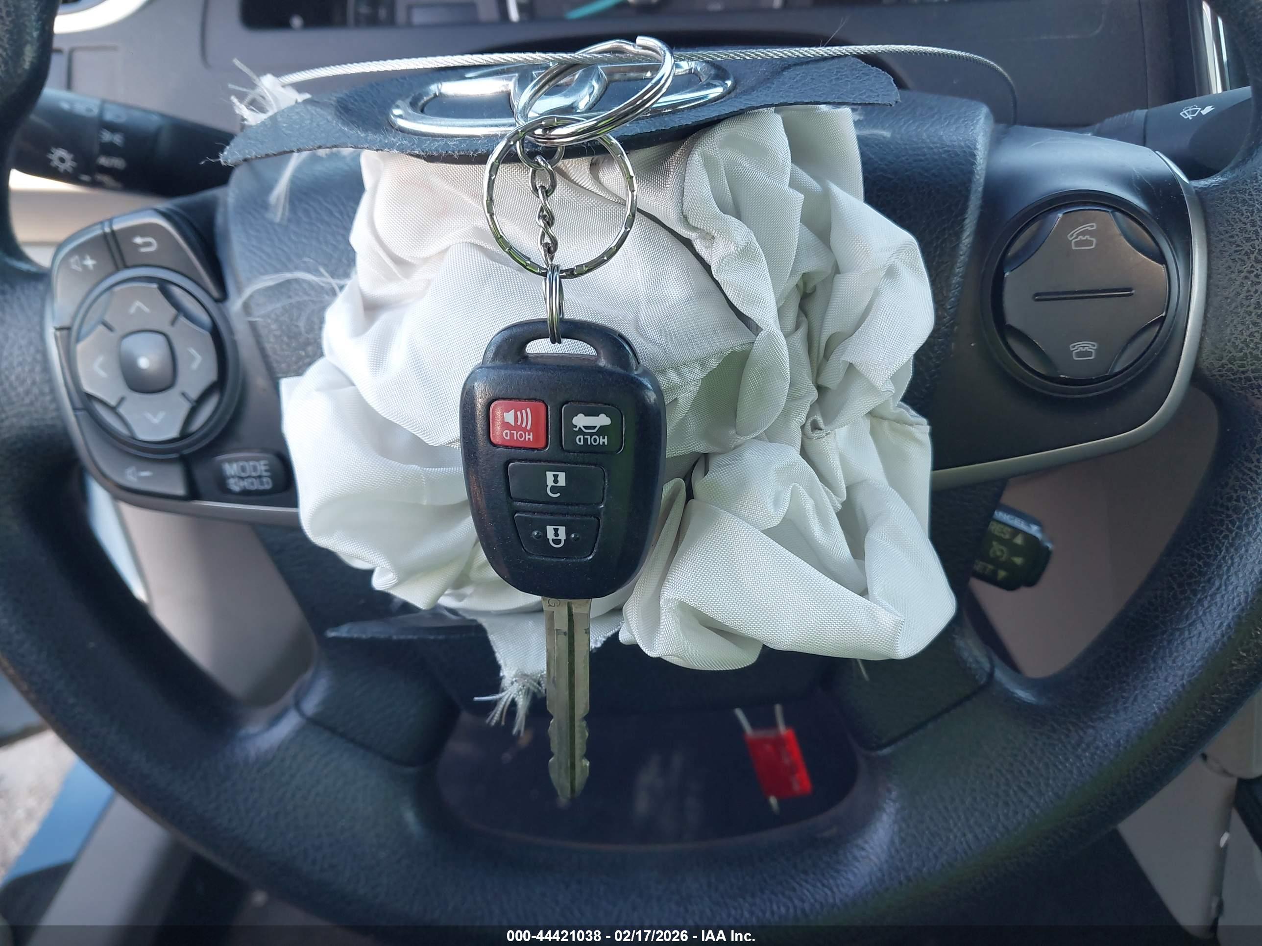 TOYOTA CAMRY image 11