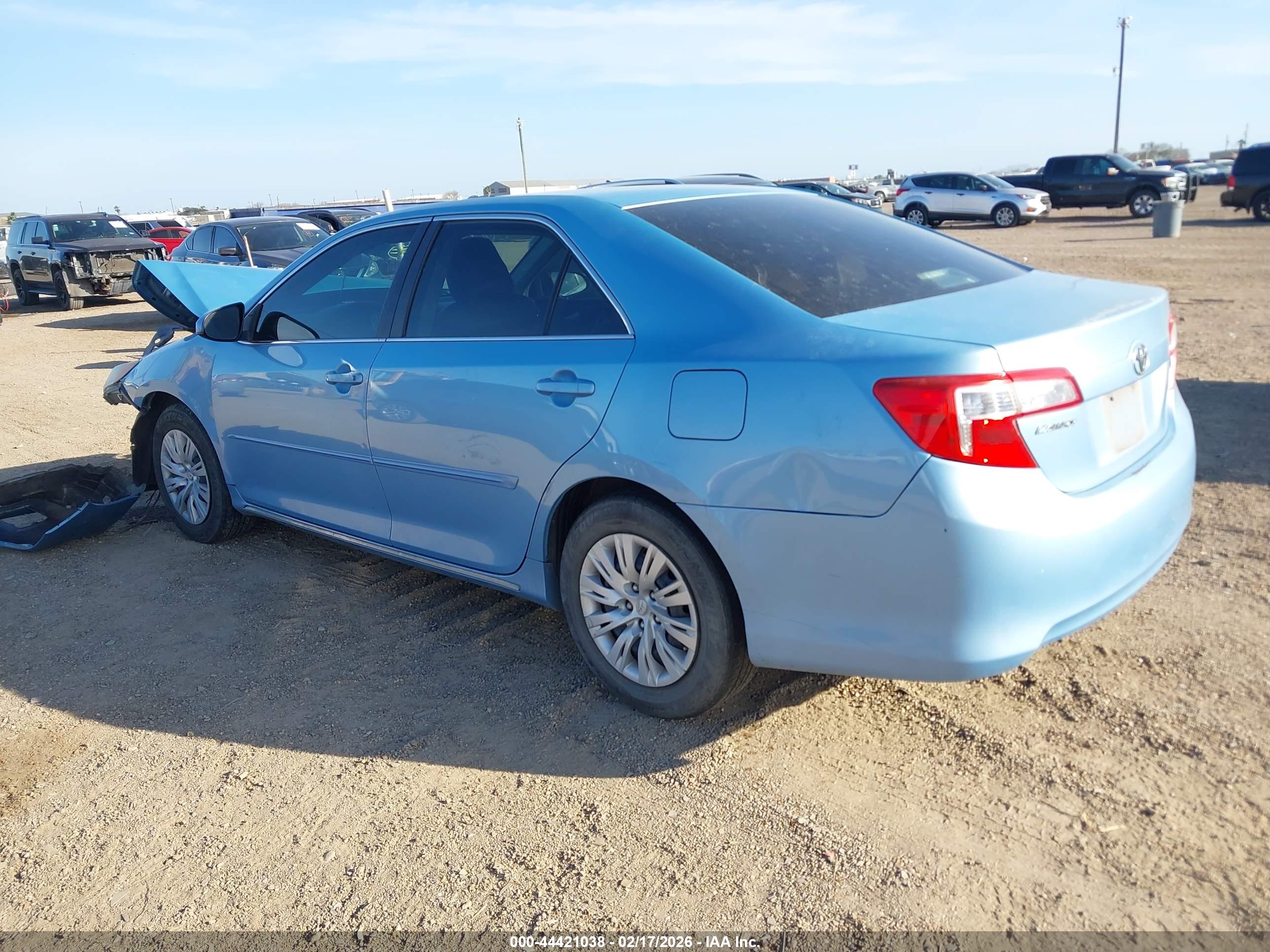 TOYOTA CAMRY image 3