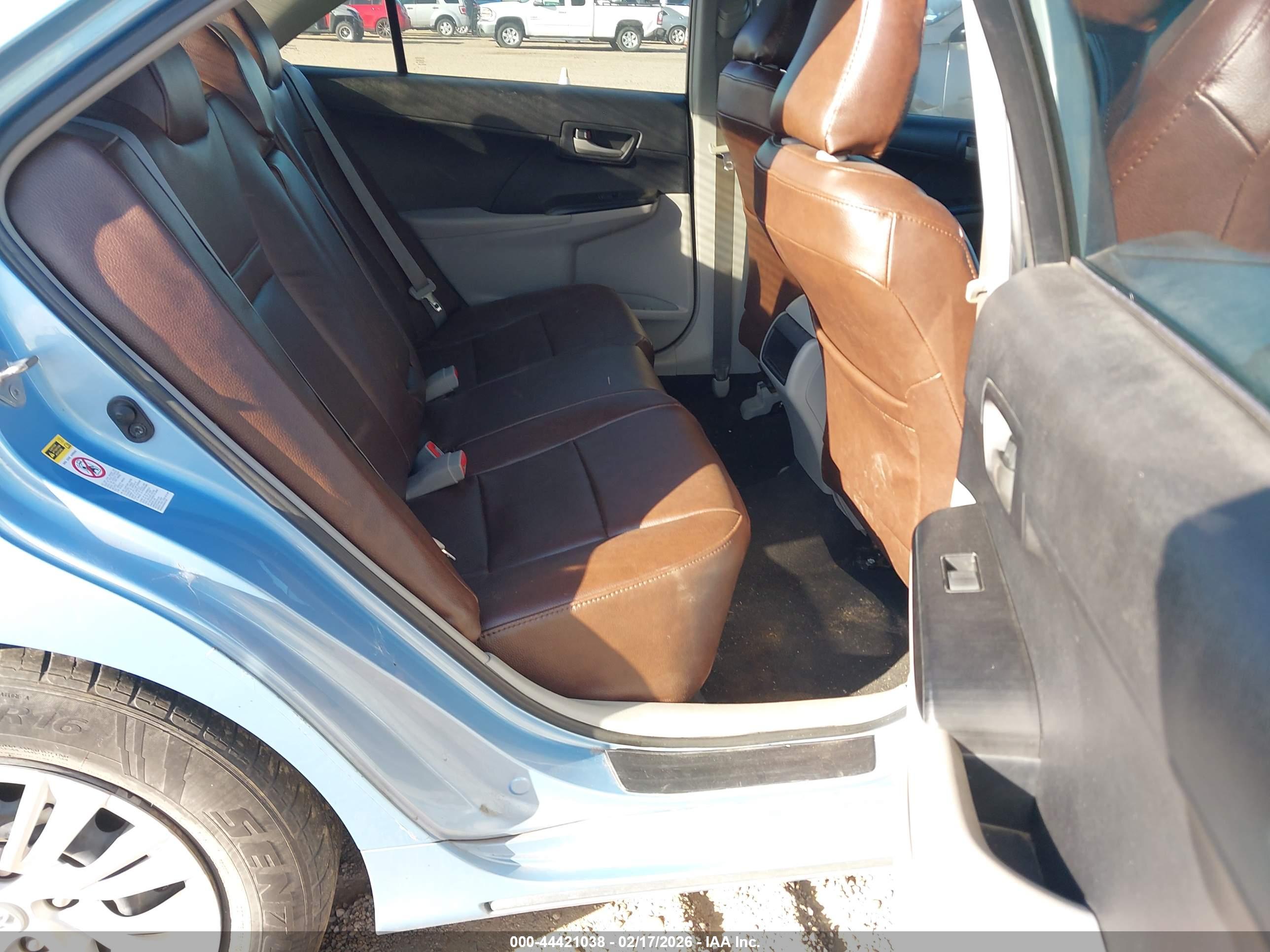 TOYOTA CAMRY image 8