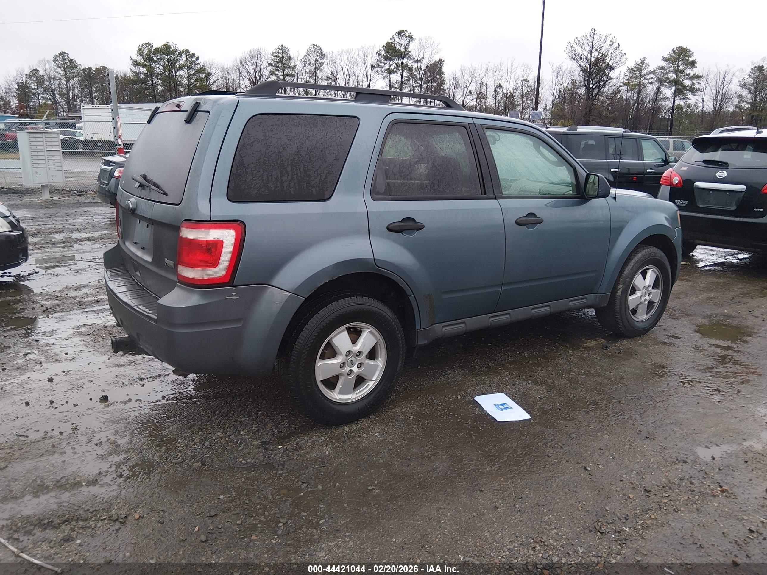 FORD ESCAPE image 4