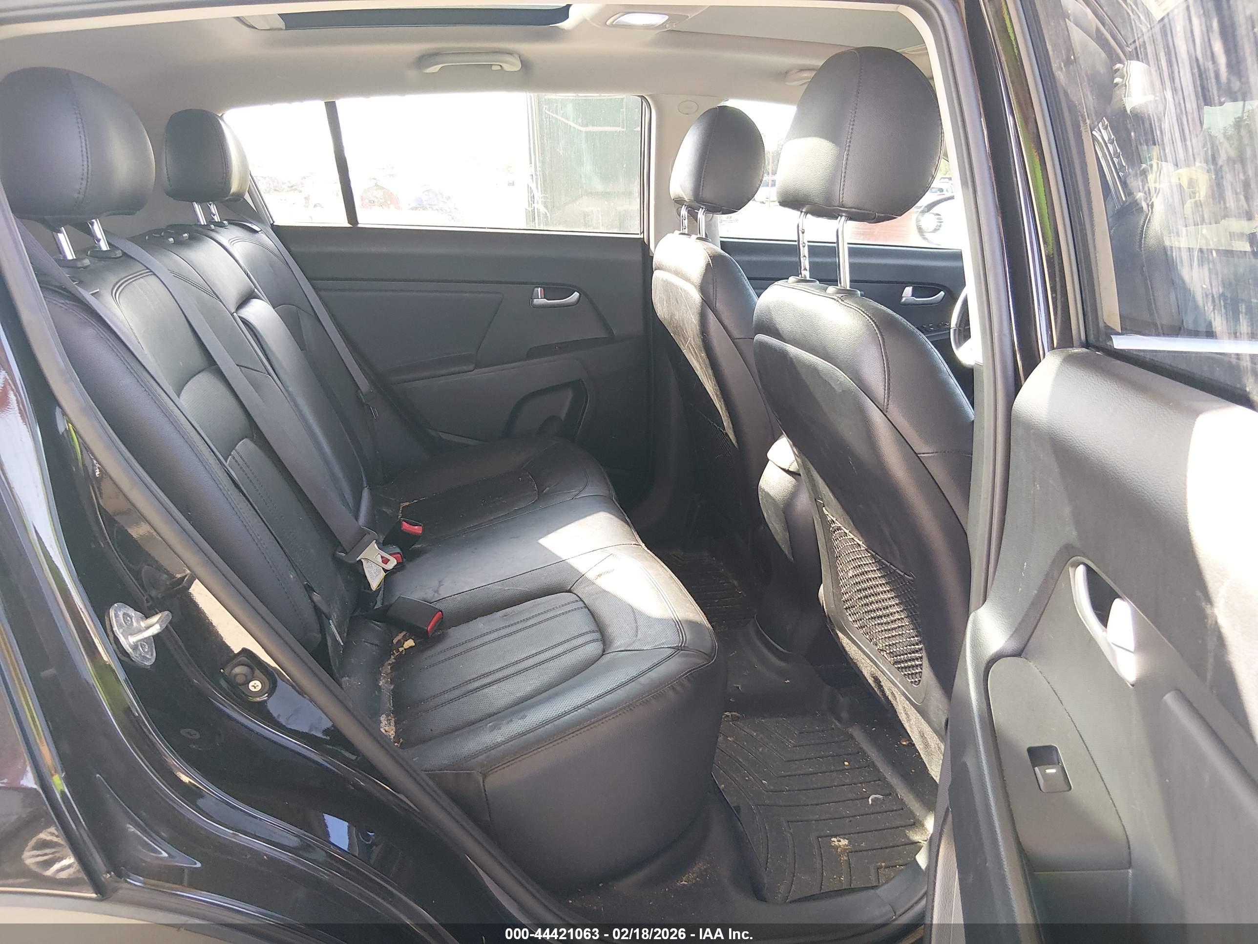 KIA SPORTAGE image 8